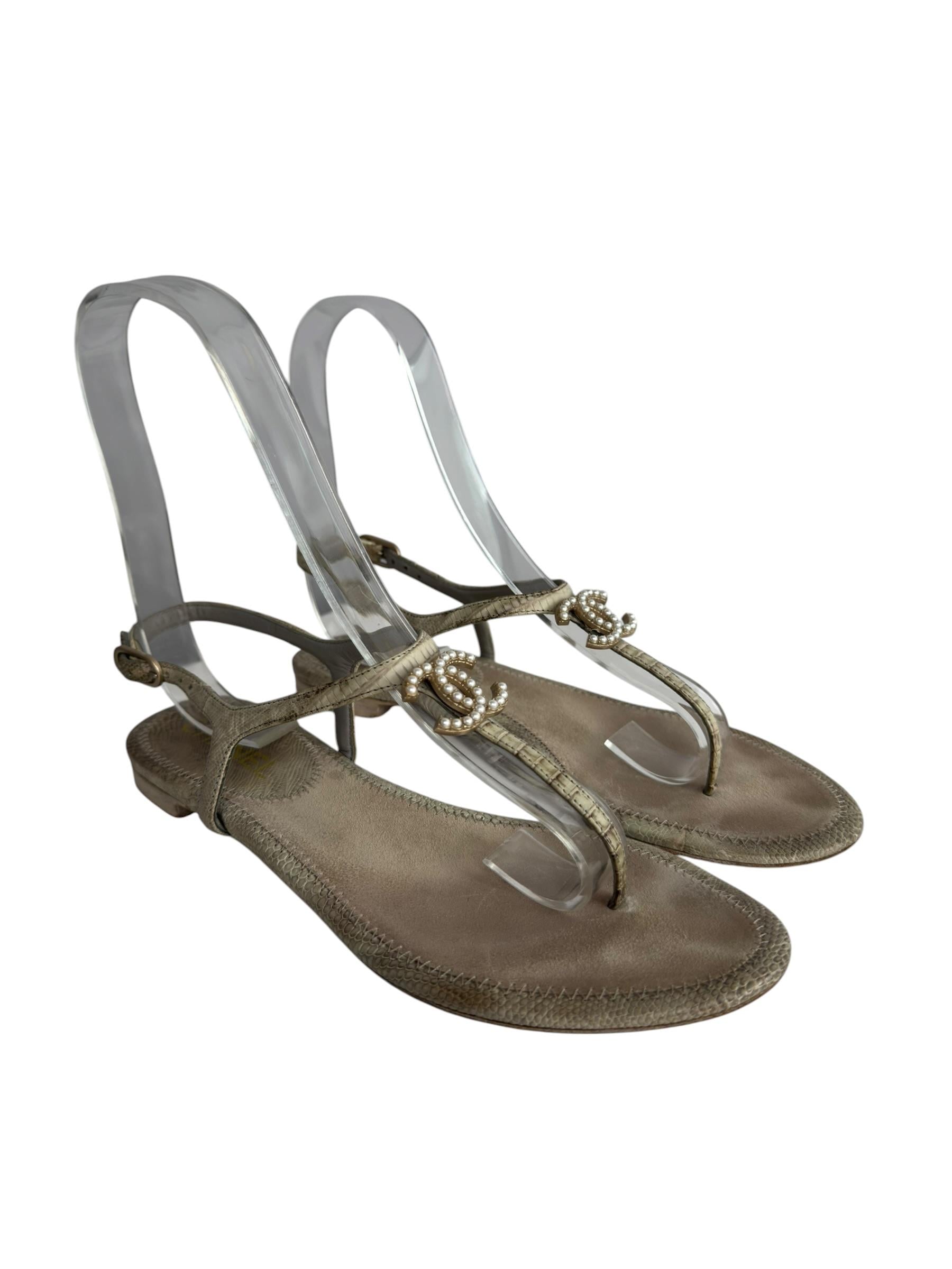 CHANEL LEATHER CC LOGO SANDALS