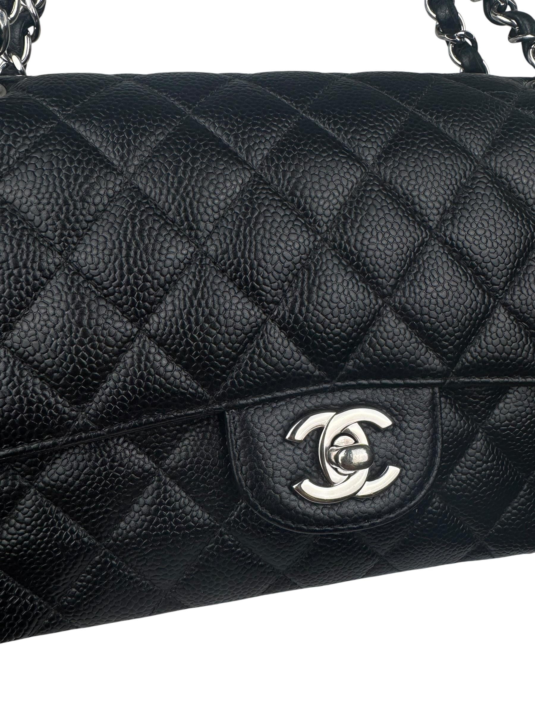 CHANEL MEDIUM CLASSIC CAVIAR LEATHER DOUBLE FLAP BAG