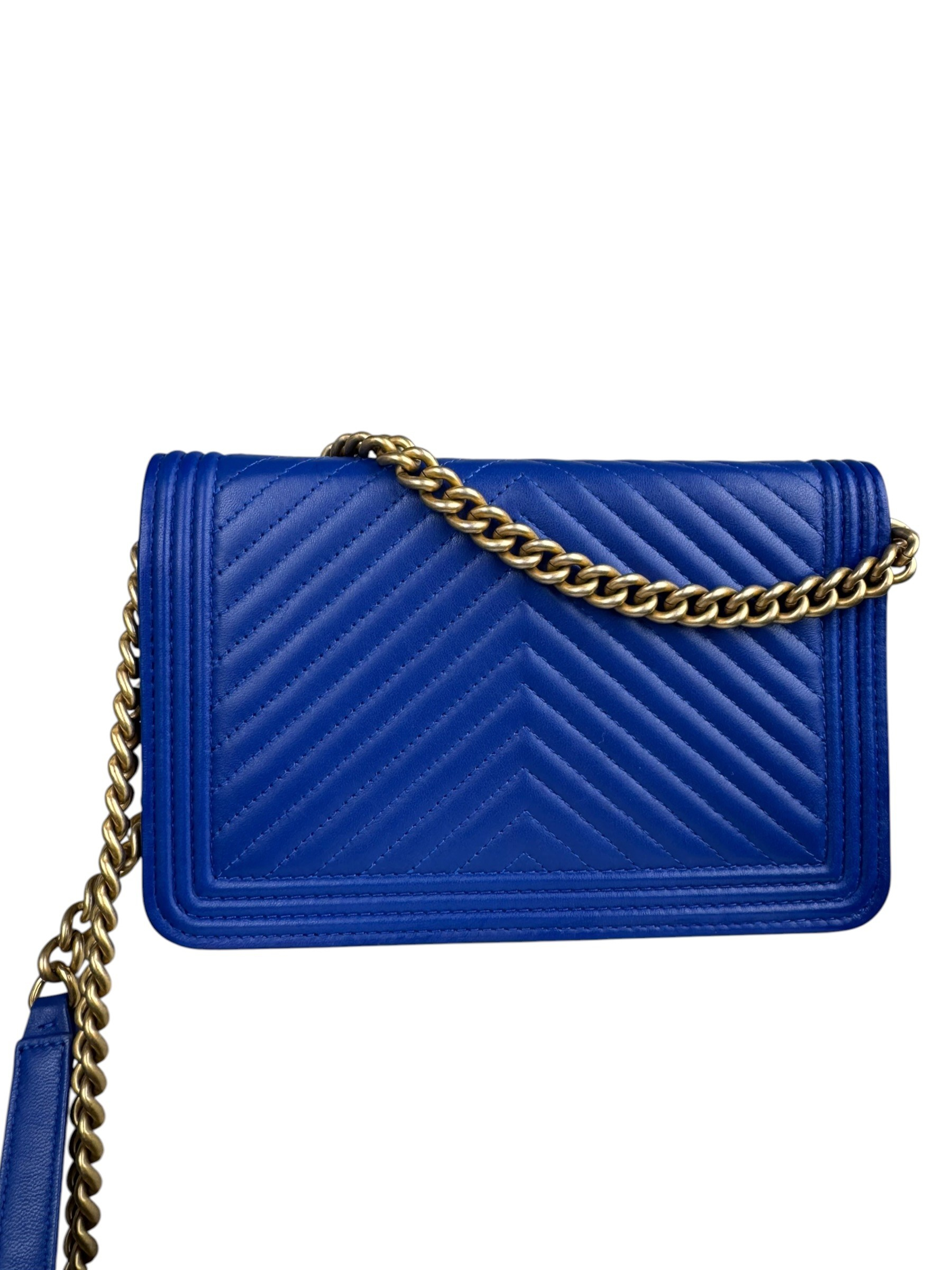 CHANEL NAVY CHEVRON WALLET ON CHAIN BAG