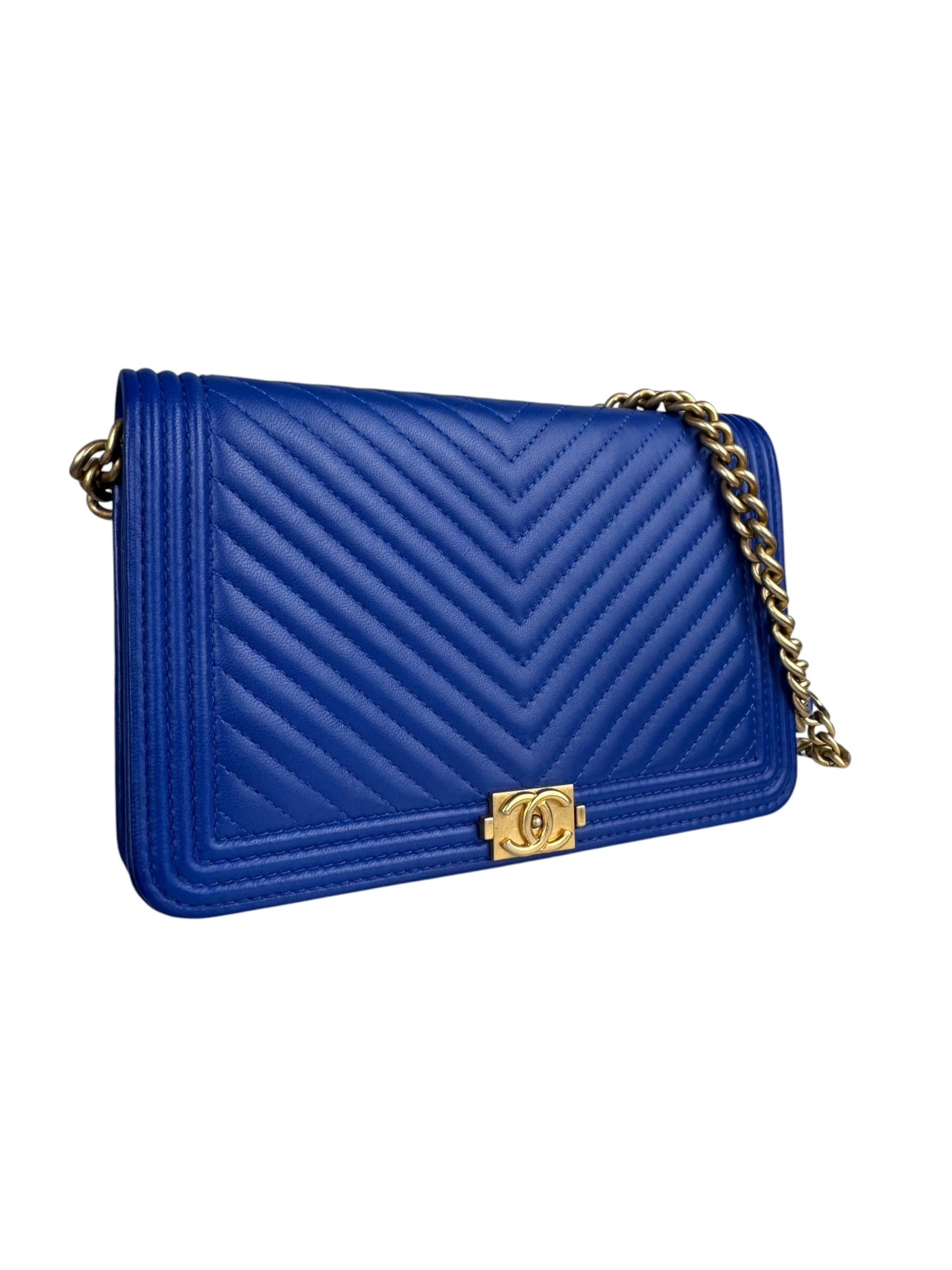 CHANEL NAVY CHEVRON WALLET ON CHAIN BAG