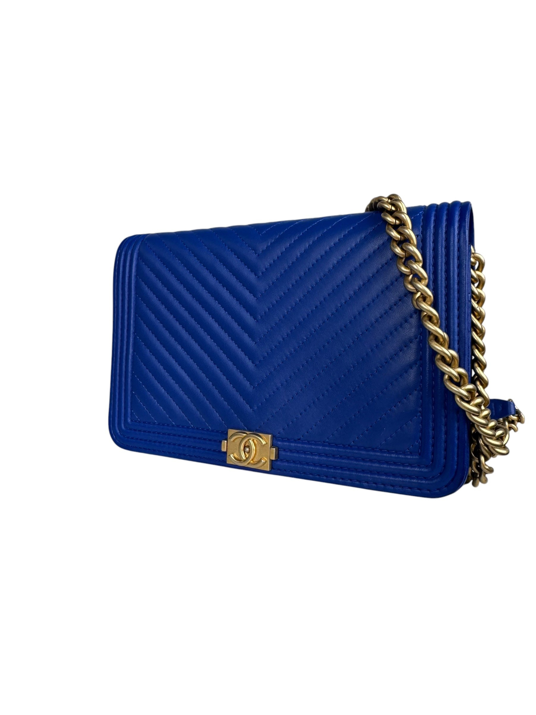 CHANEL NAVY CHEVRON WALLET ON CHAIN BAG
