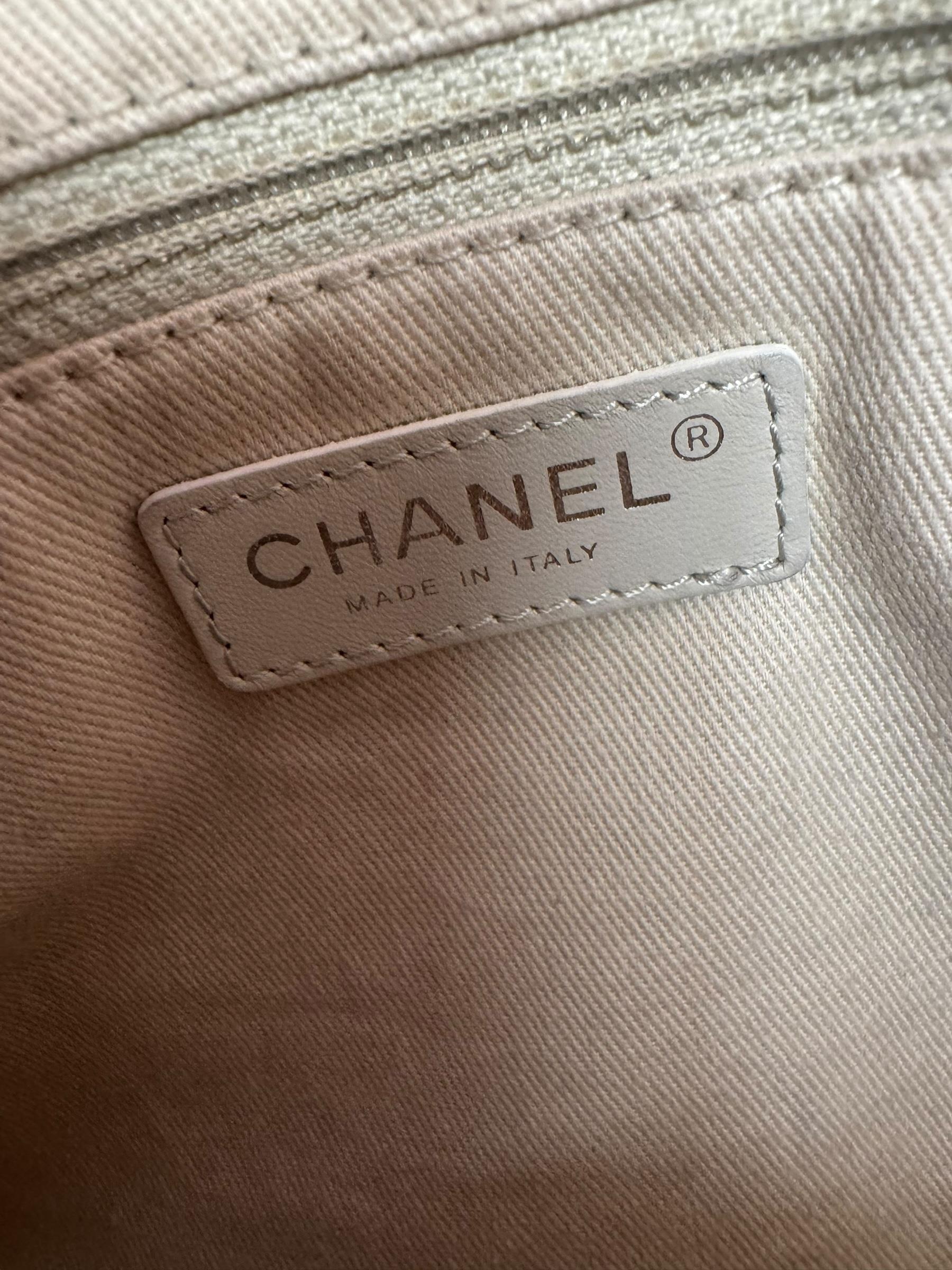 CHANEL RED MATELASSE CAVIAR LEATHER TOTE BAG