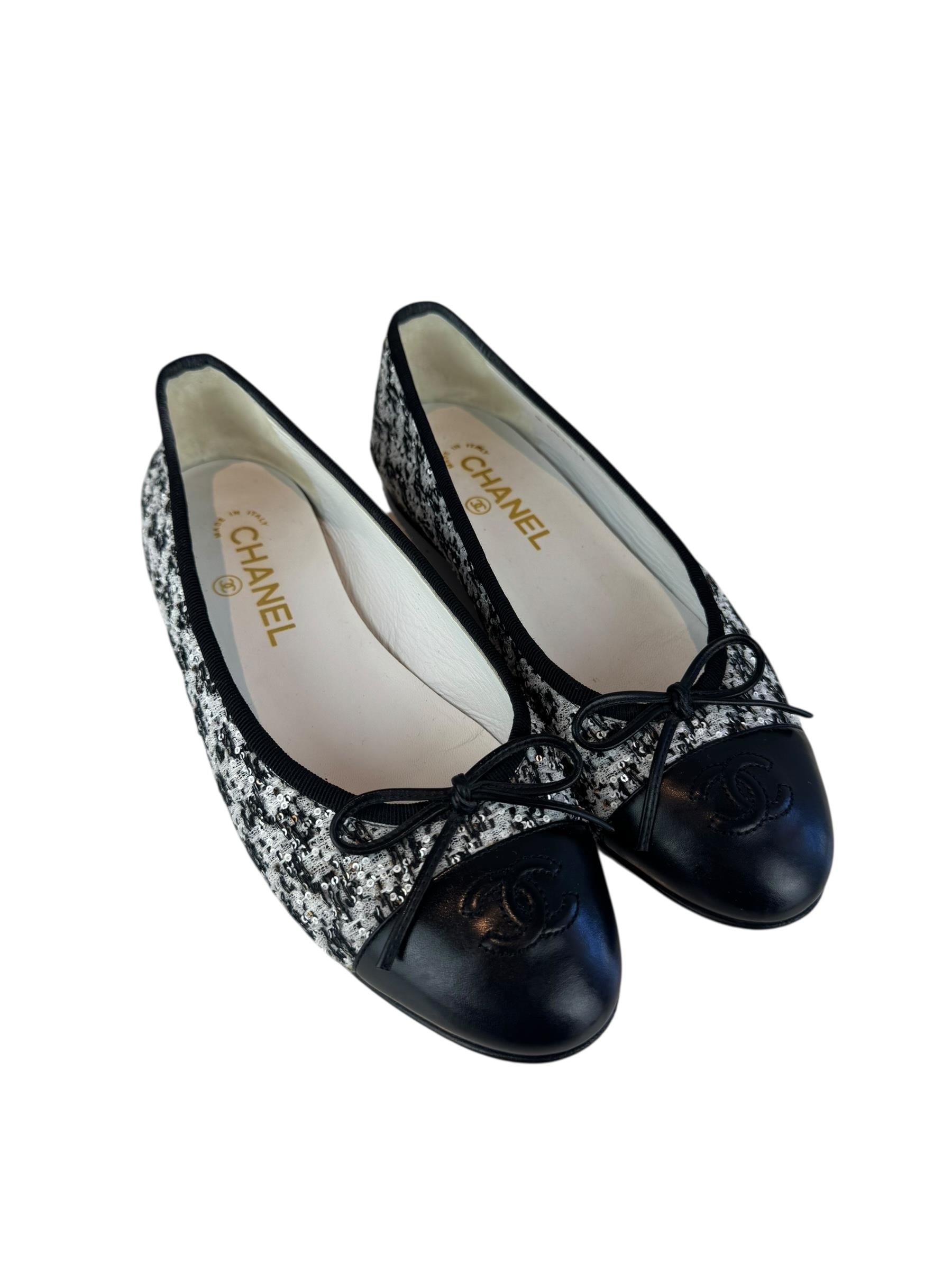 CHANEL TWEED FLAT BALLET