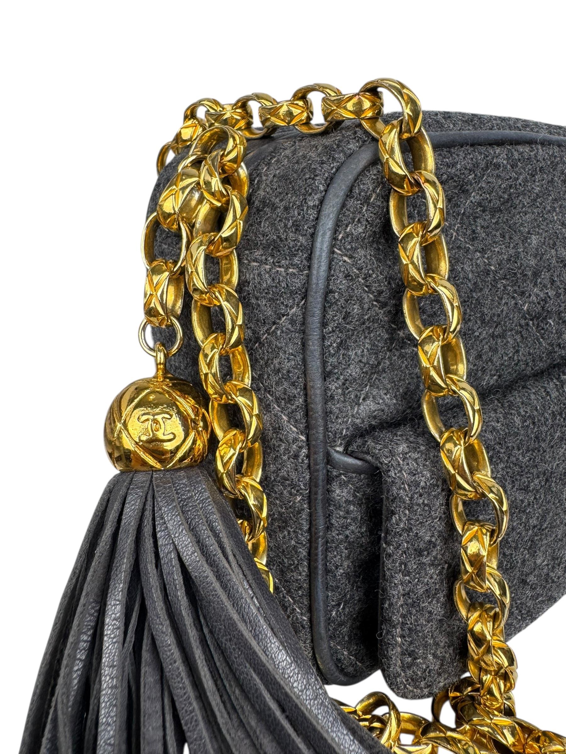 CHANEL VINTAGE WOOL  CAMERA BAG