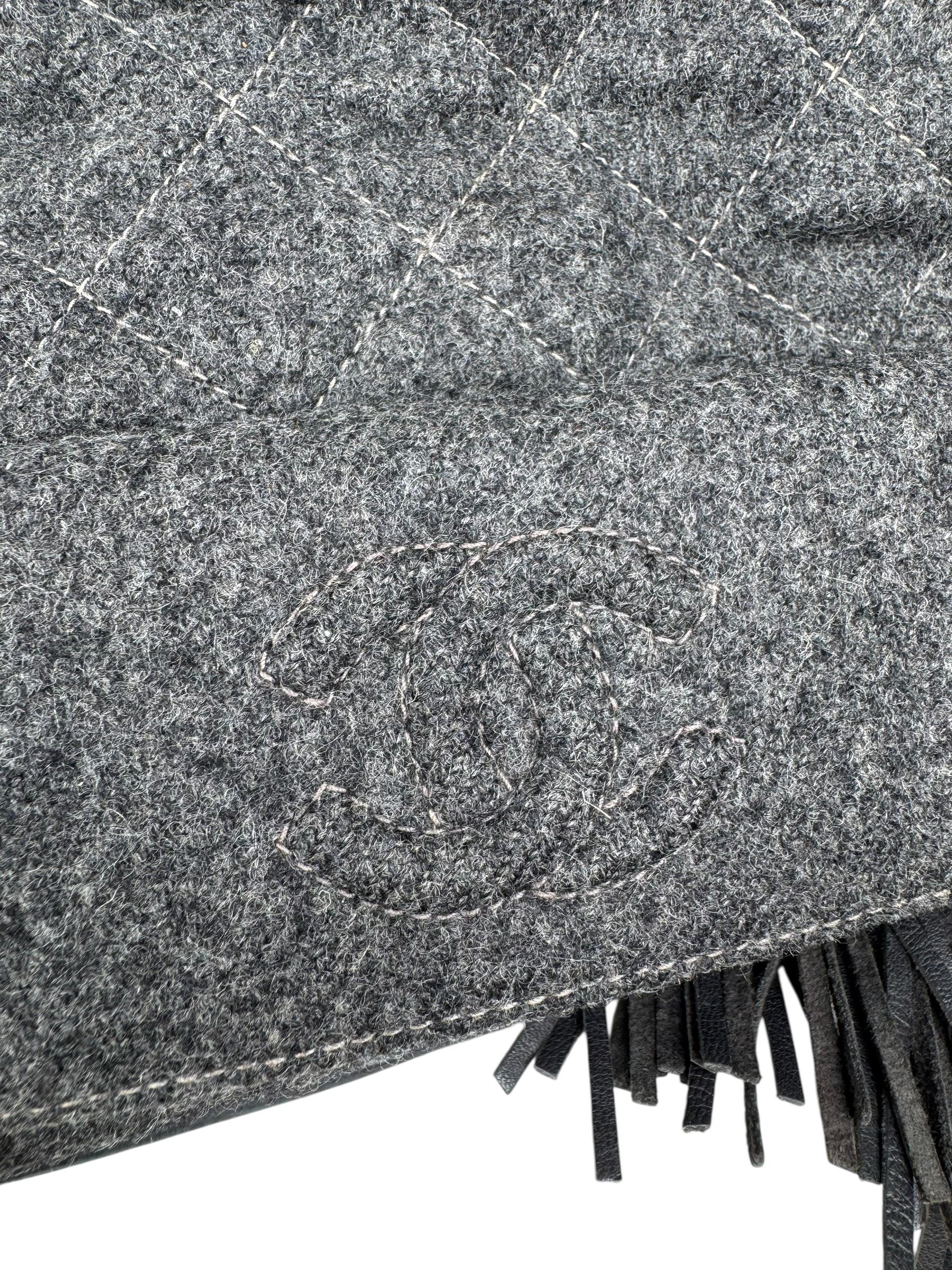 CHANEL VINTAGE WOOL  CAMERA BAG