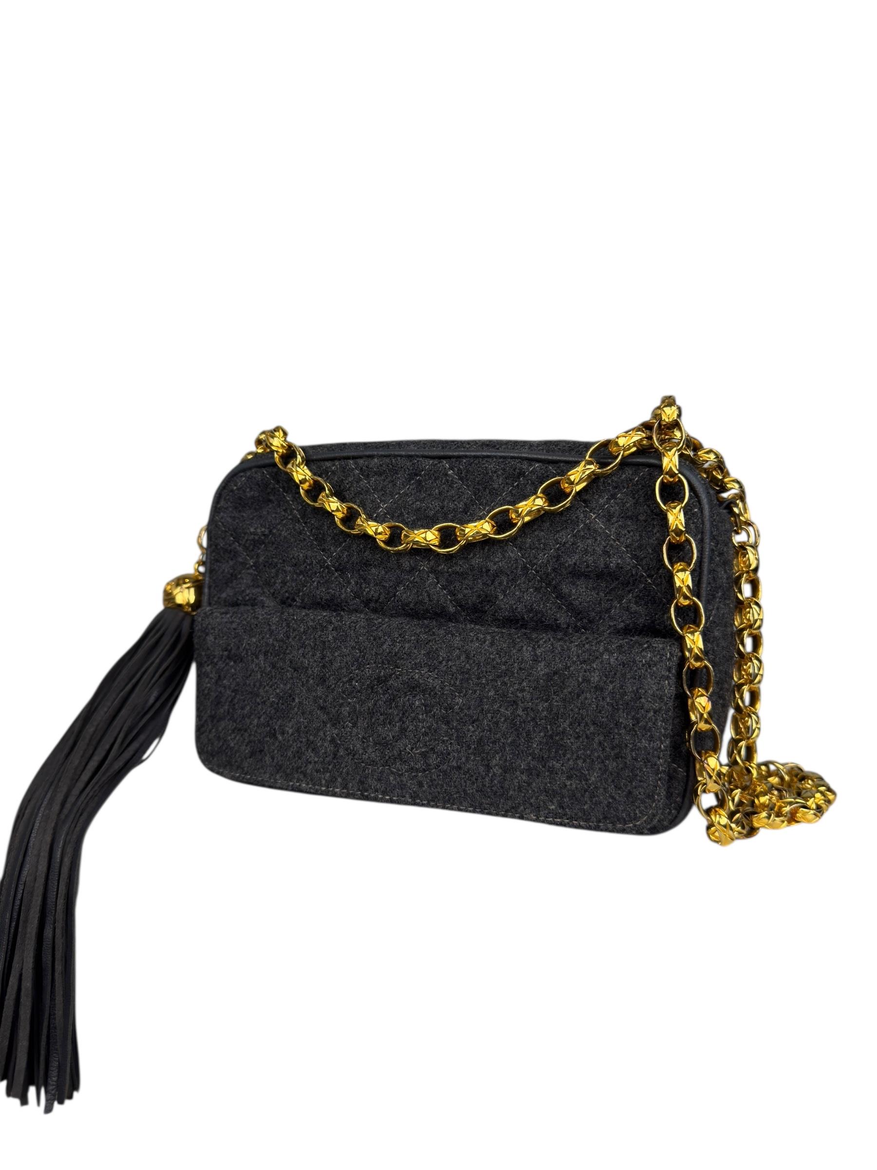 CHANEL VINTAGE WOOL  CAMERA BAG