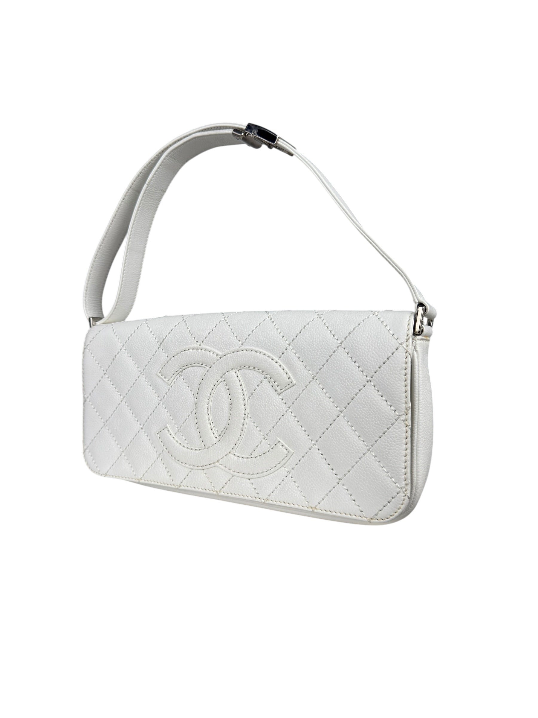 CHANEL WHITE CC LOGO QUILTED LEATHER  SHOULDER BAG
