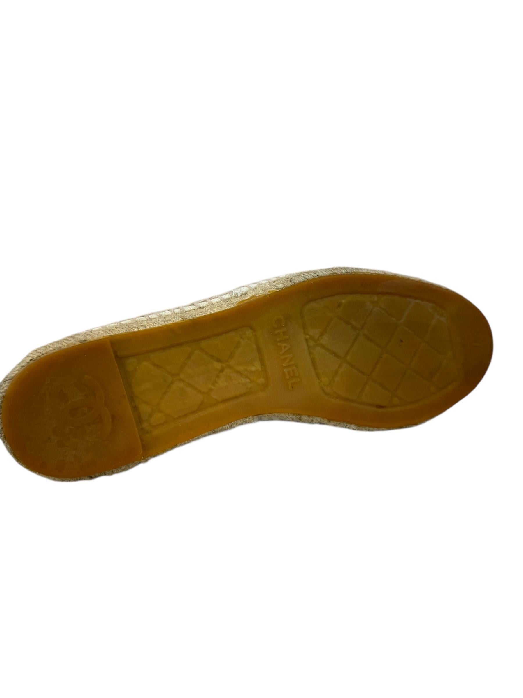 CHANEL WHITE ESPADRILLES 
