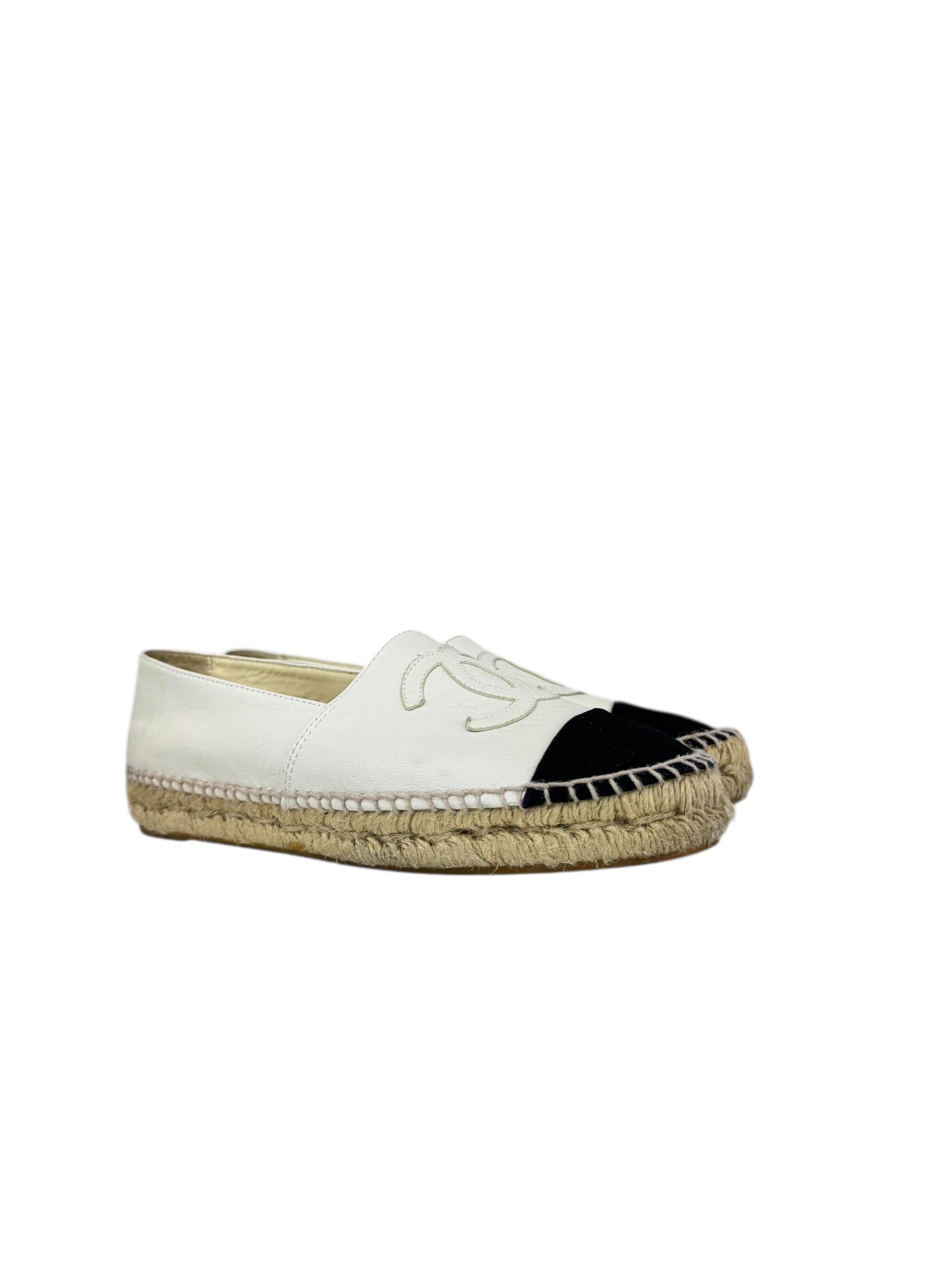 CHANEL WHITE ESPADRILLES 