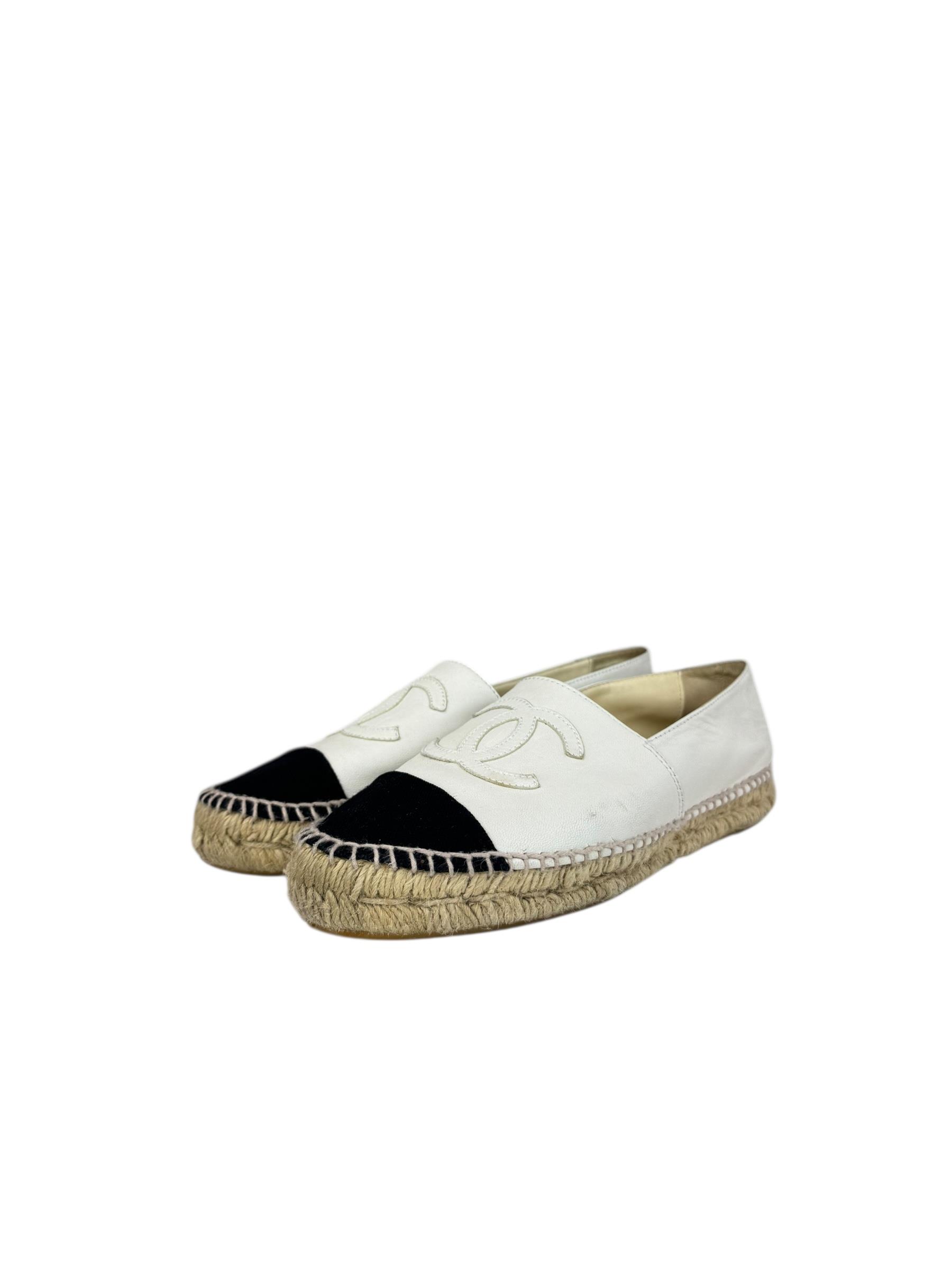 CHANEL WHITE ESPADRILLES 