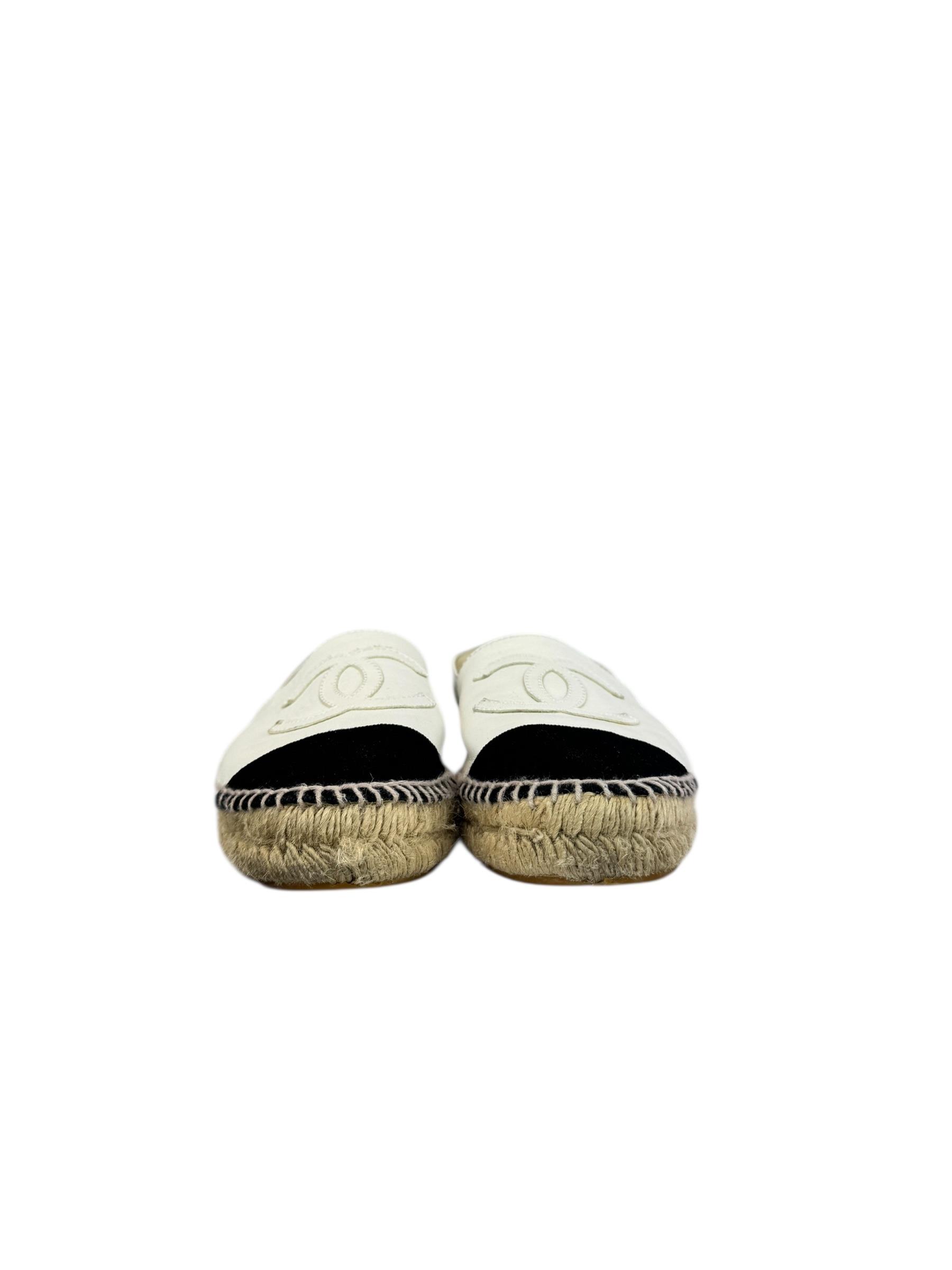 CHANEL WHITE ESPADRILLES 