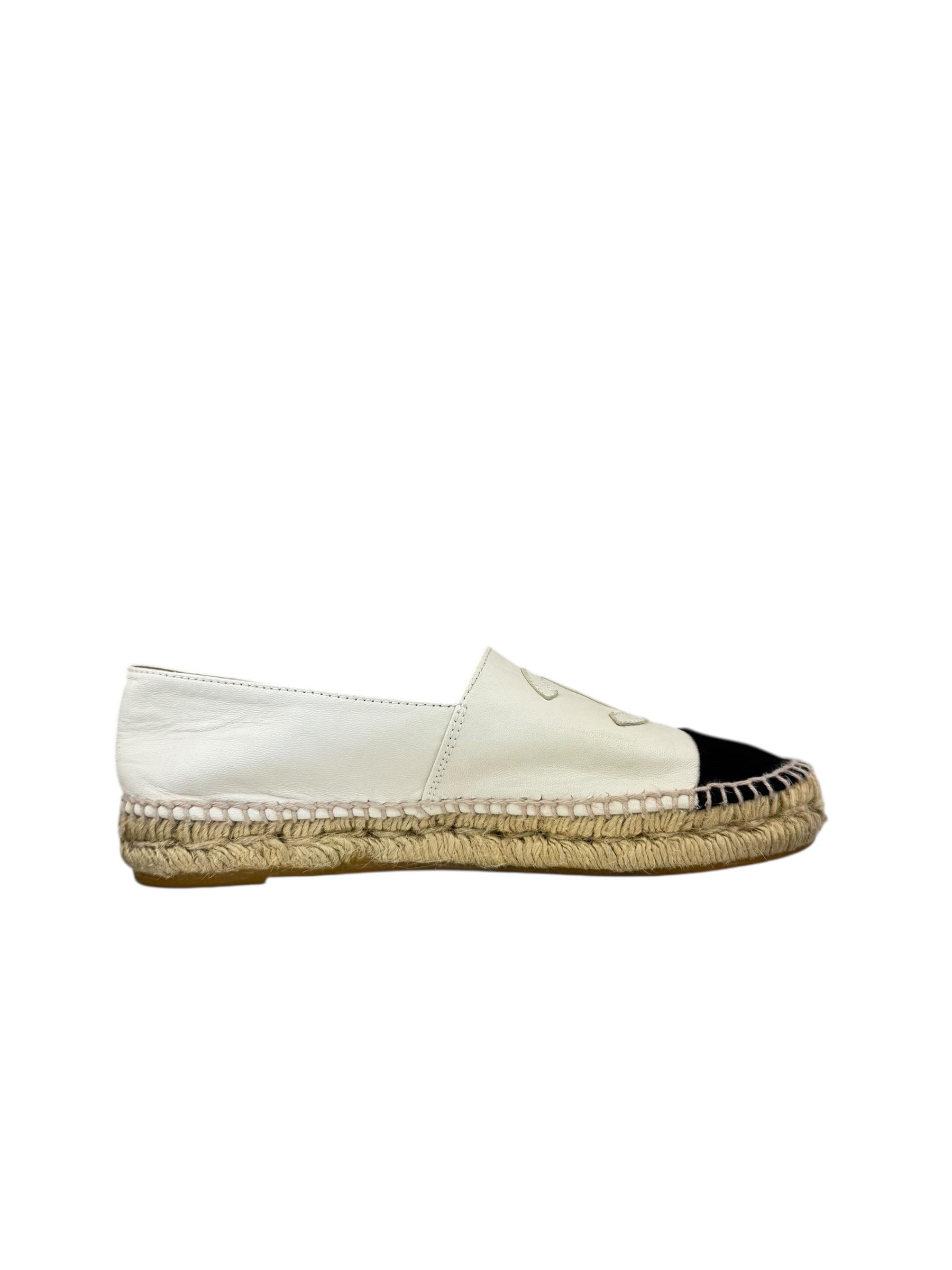 CHANEL WHITE ESPADRILLES 