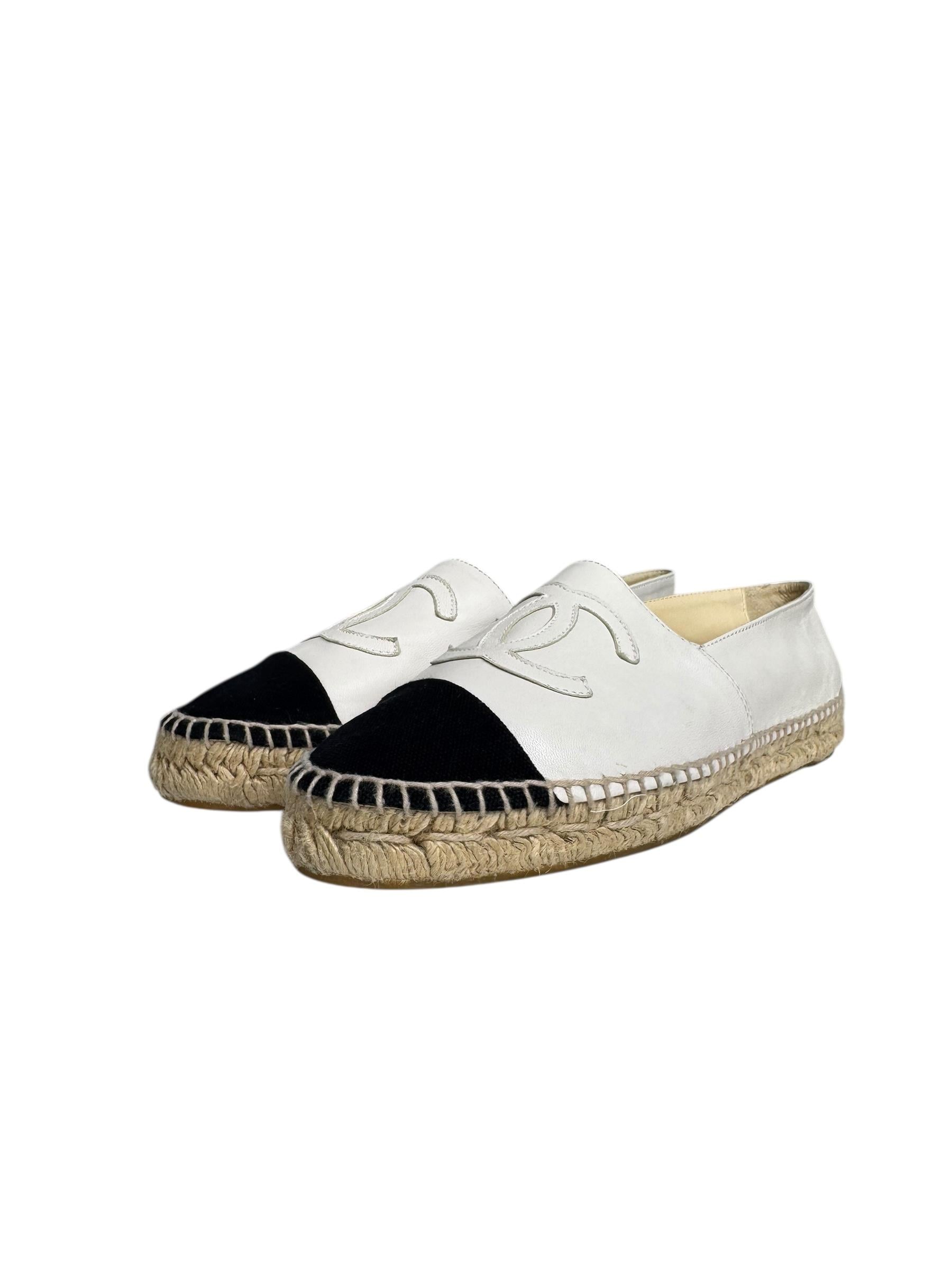 CHANEL WHITE LEATHER ESPADRILLES