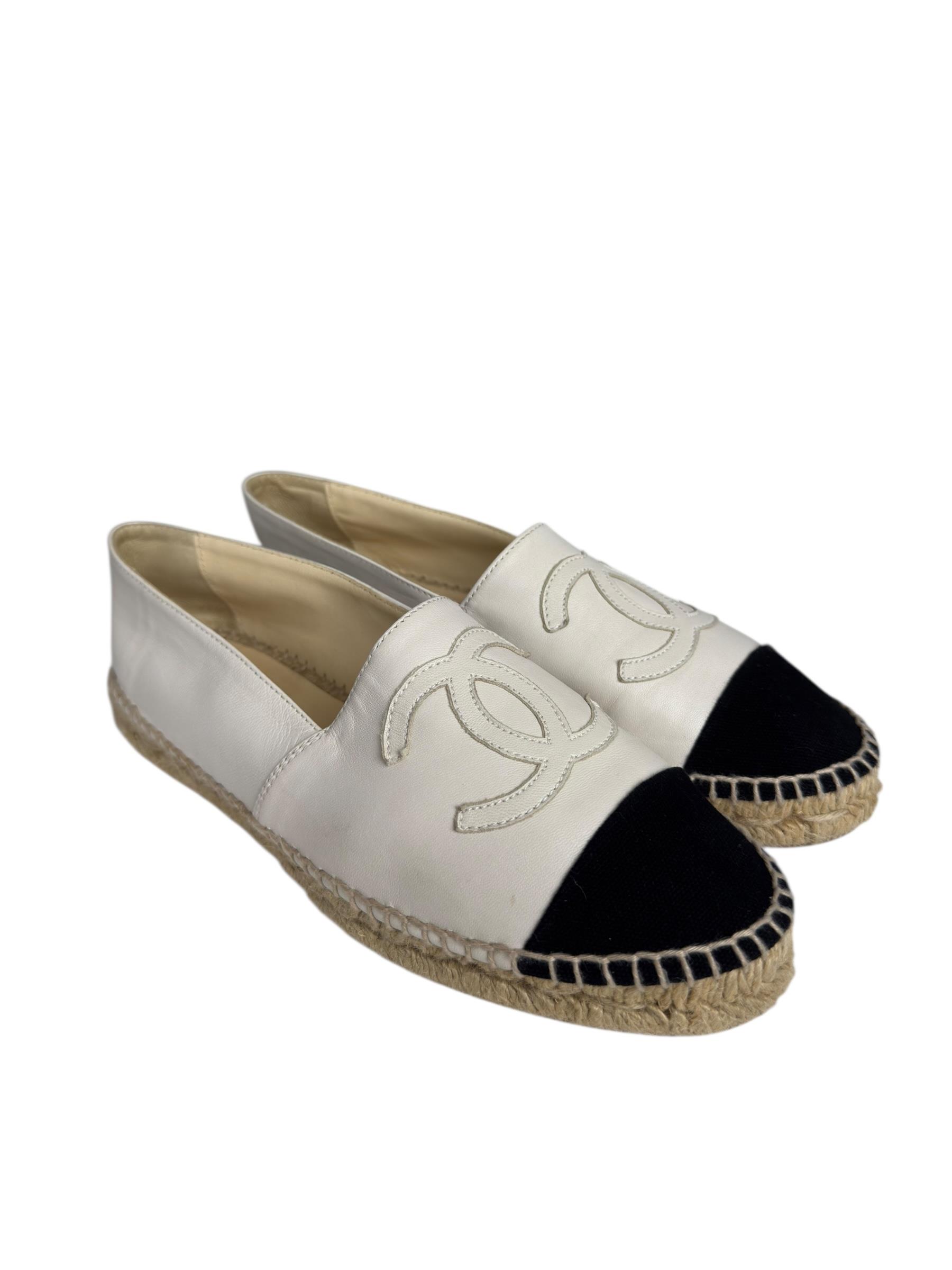 CHANEL WHITE LEATHER ESPADRILLES
