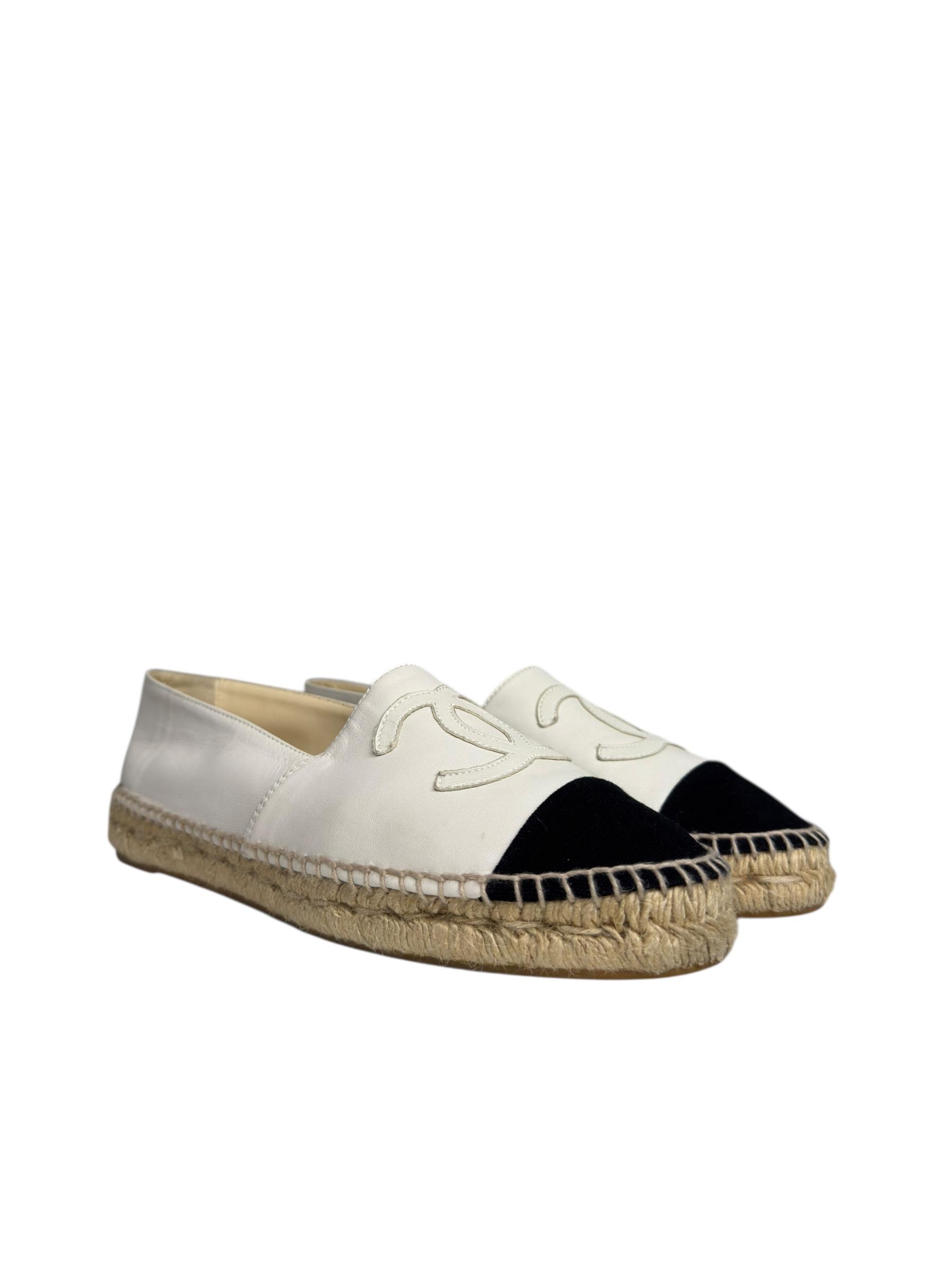 CHANEL WHITE LEATHER ESPADRILLES
