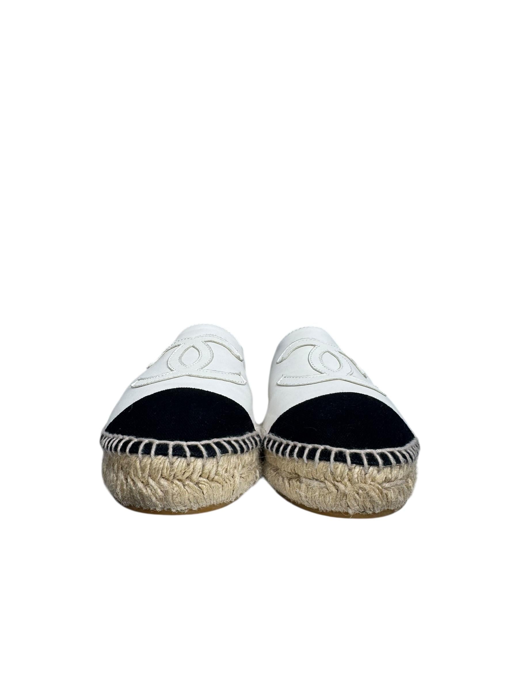CHANEL WHITE LEATHER ESPADRILLES