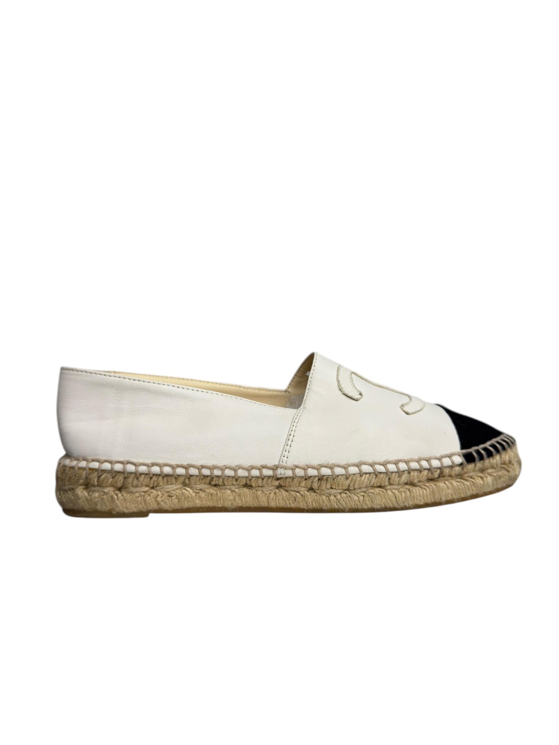 CHANEL WHITE LEATHER ESPADRILLES
