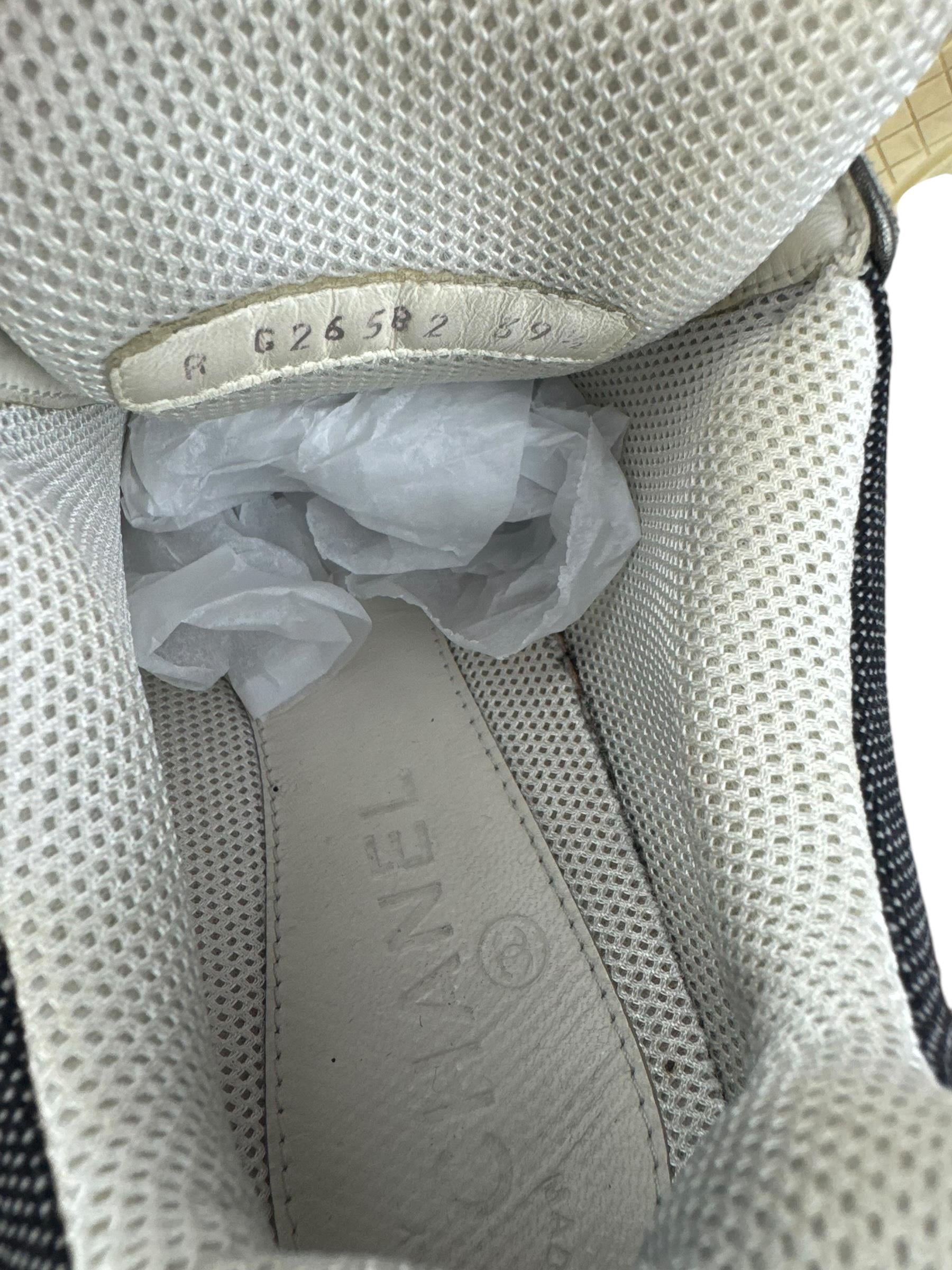CHANEL WHITE NAVY DENIM CC CRUISE SNEAKERS