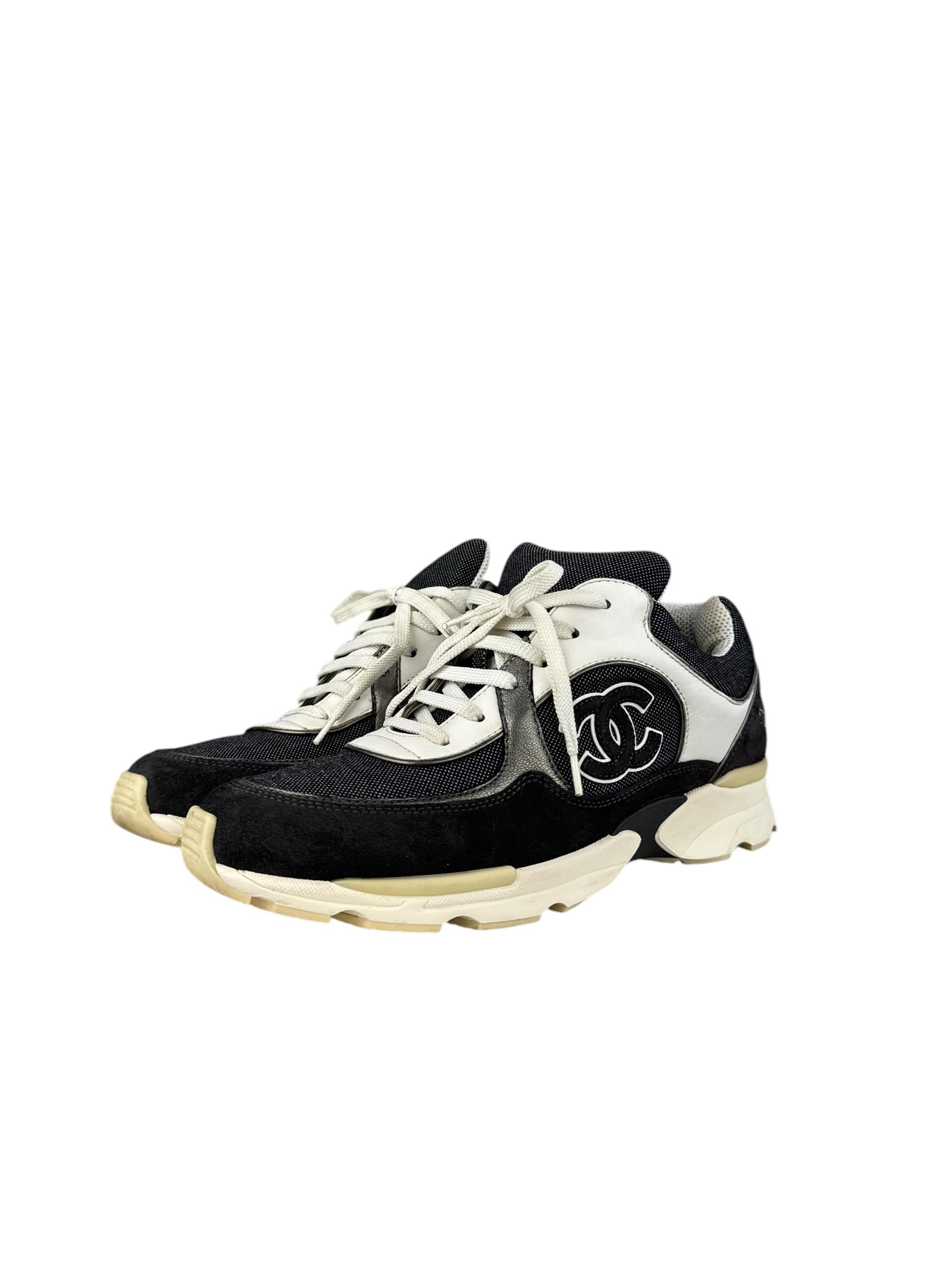 CHANEL WHITE NAVY DENIM CC CRUISE SNEAKERS