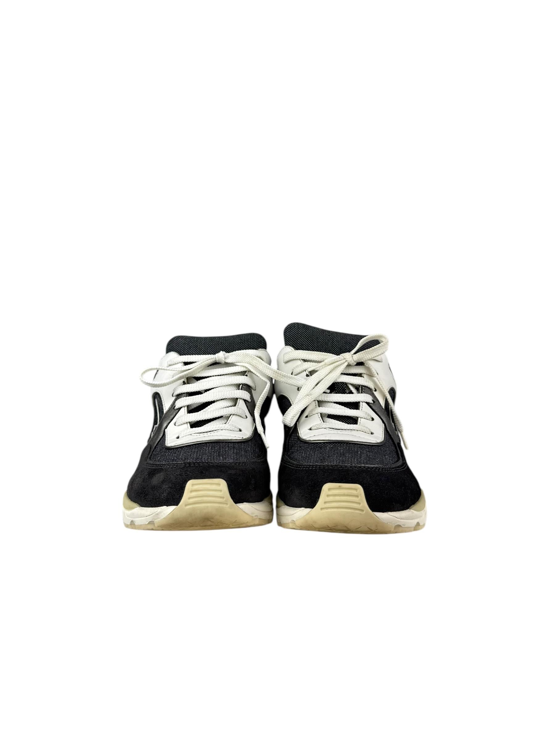 CHANEL WHITE NAVY DENIM CC CRUISE SNEAKERS