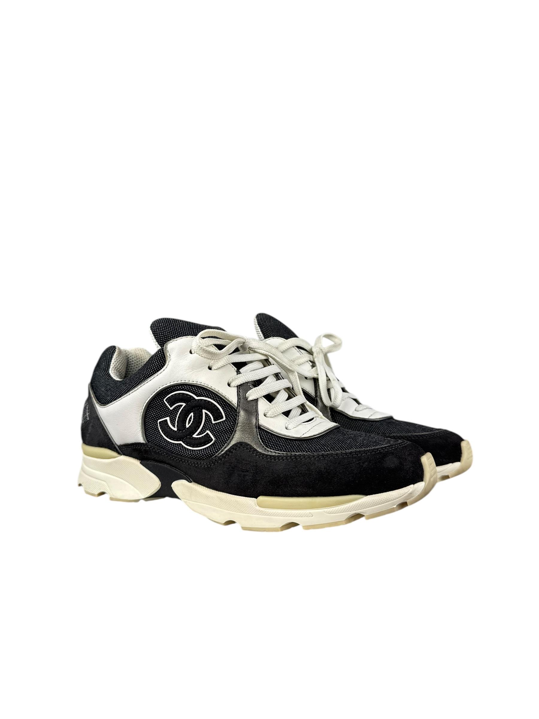 CHANEL WHITE NAVY DENIM CC CRUISE SNEAKERS