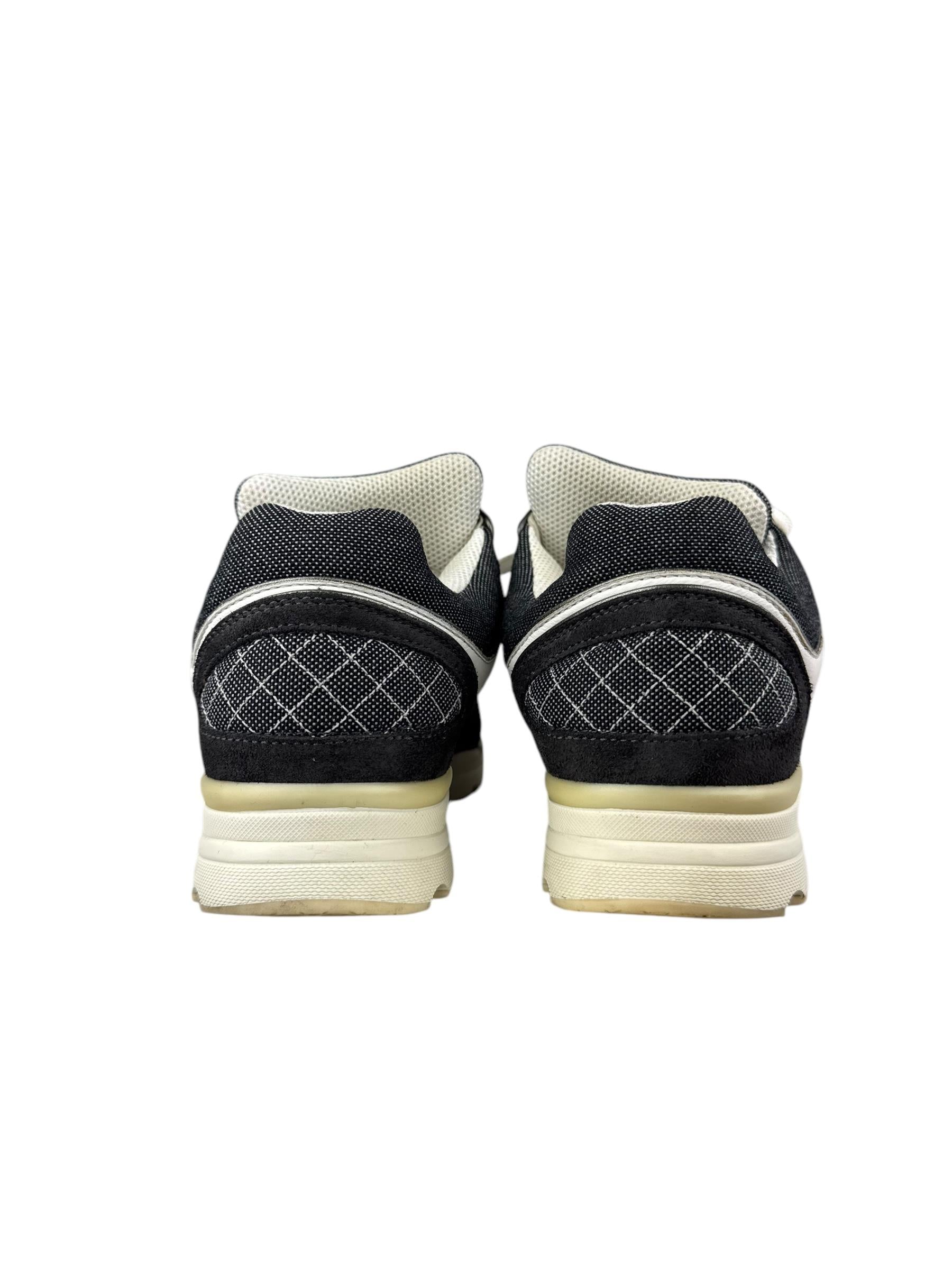 CHANEL WHITE NAVY DENIM CC CRUISE SNEAKERS