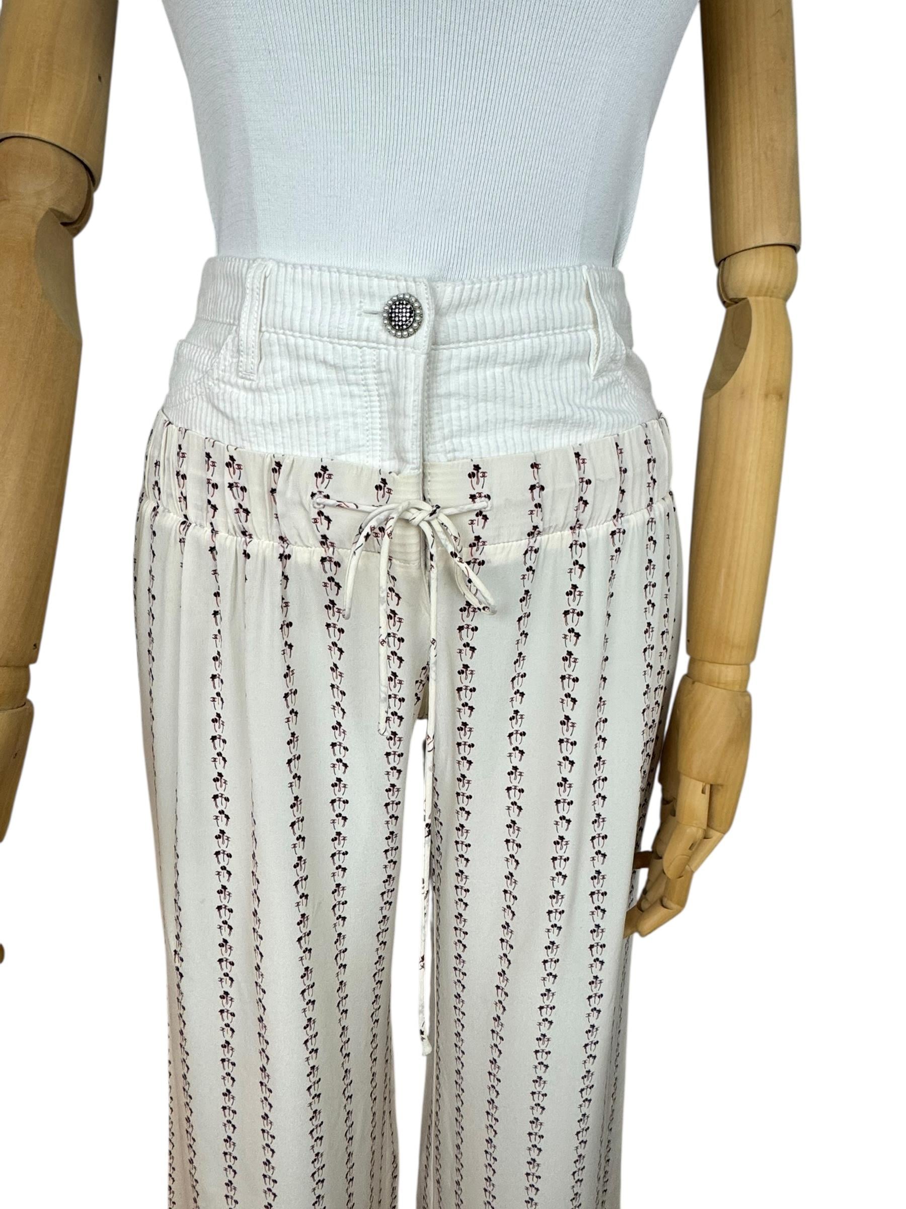 CHANEL WHITE PRINTED SILK DENIM WAISTBAND PANTS