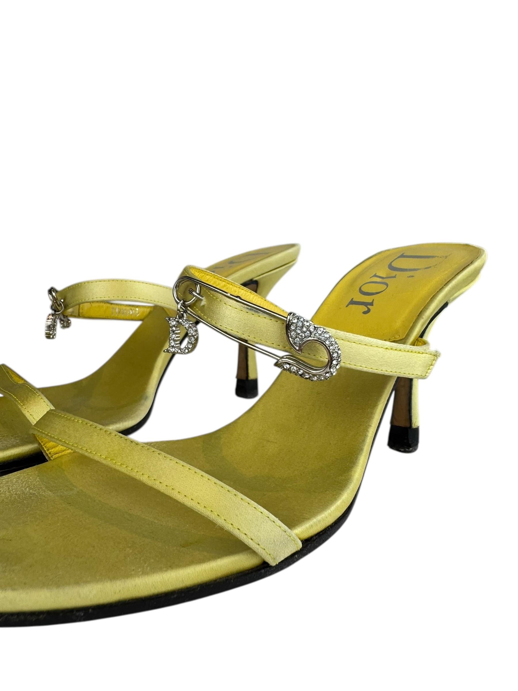 CHRISTIAN DIOR D CHARM HEELS