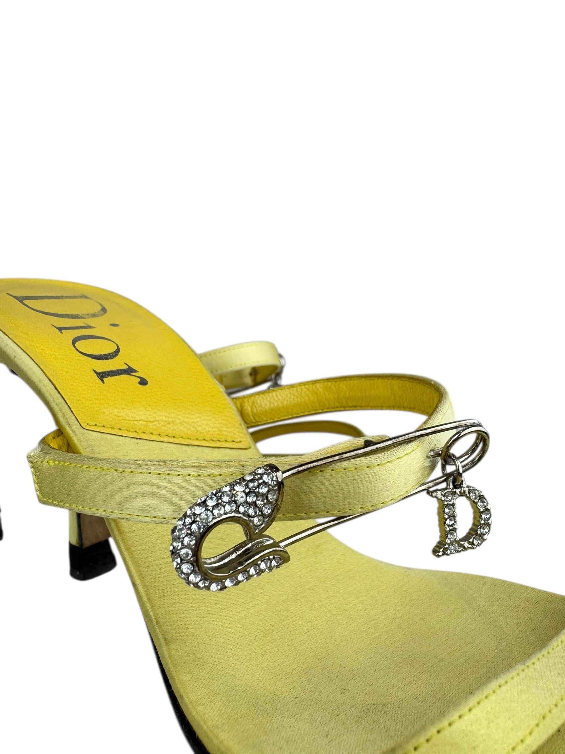 CHRISTIAN DIOR D CHARM HEELS