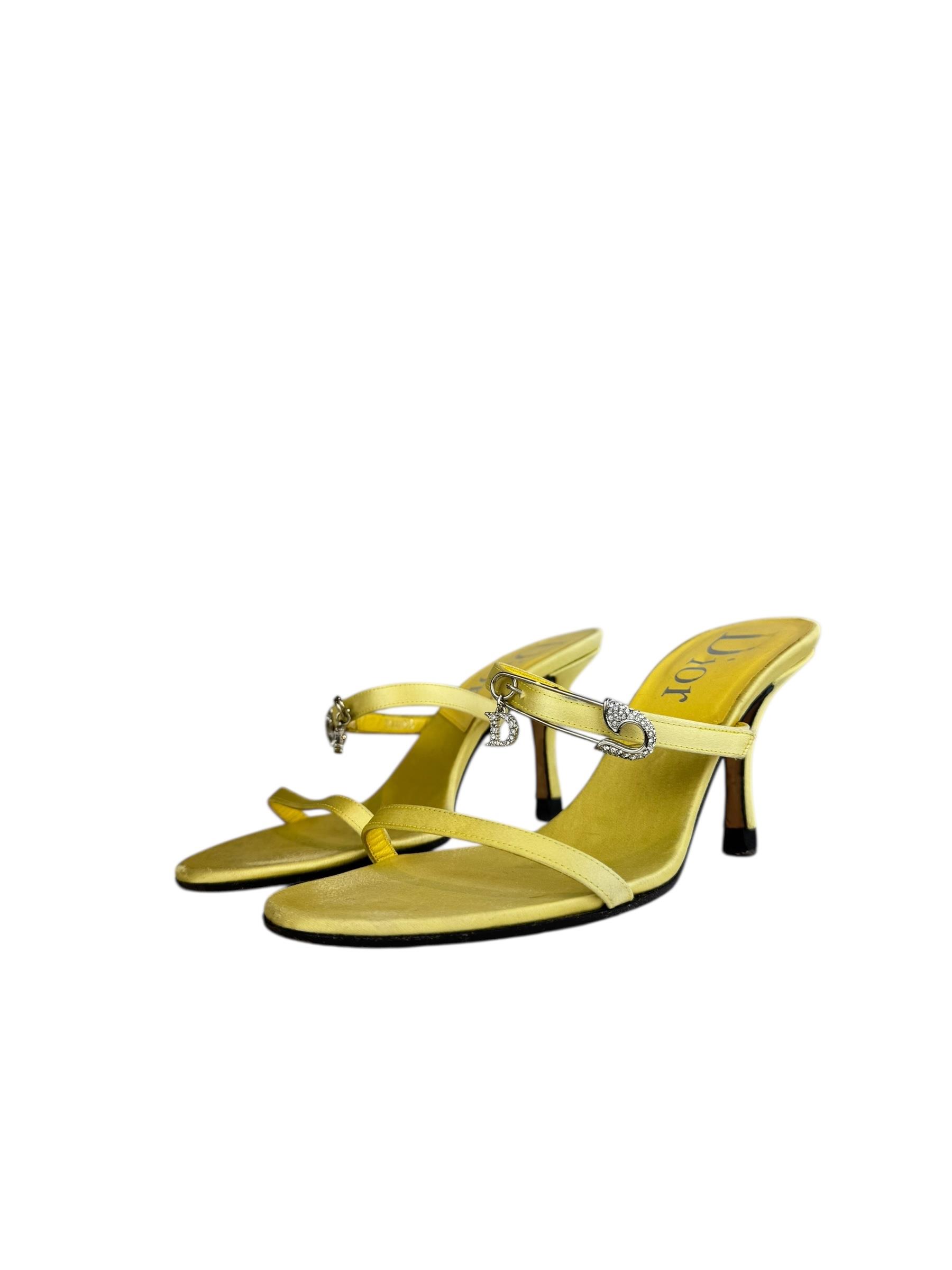 CHRISTIAN DIOR D CHARM HEELS