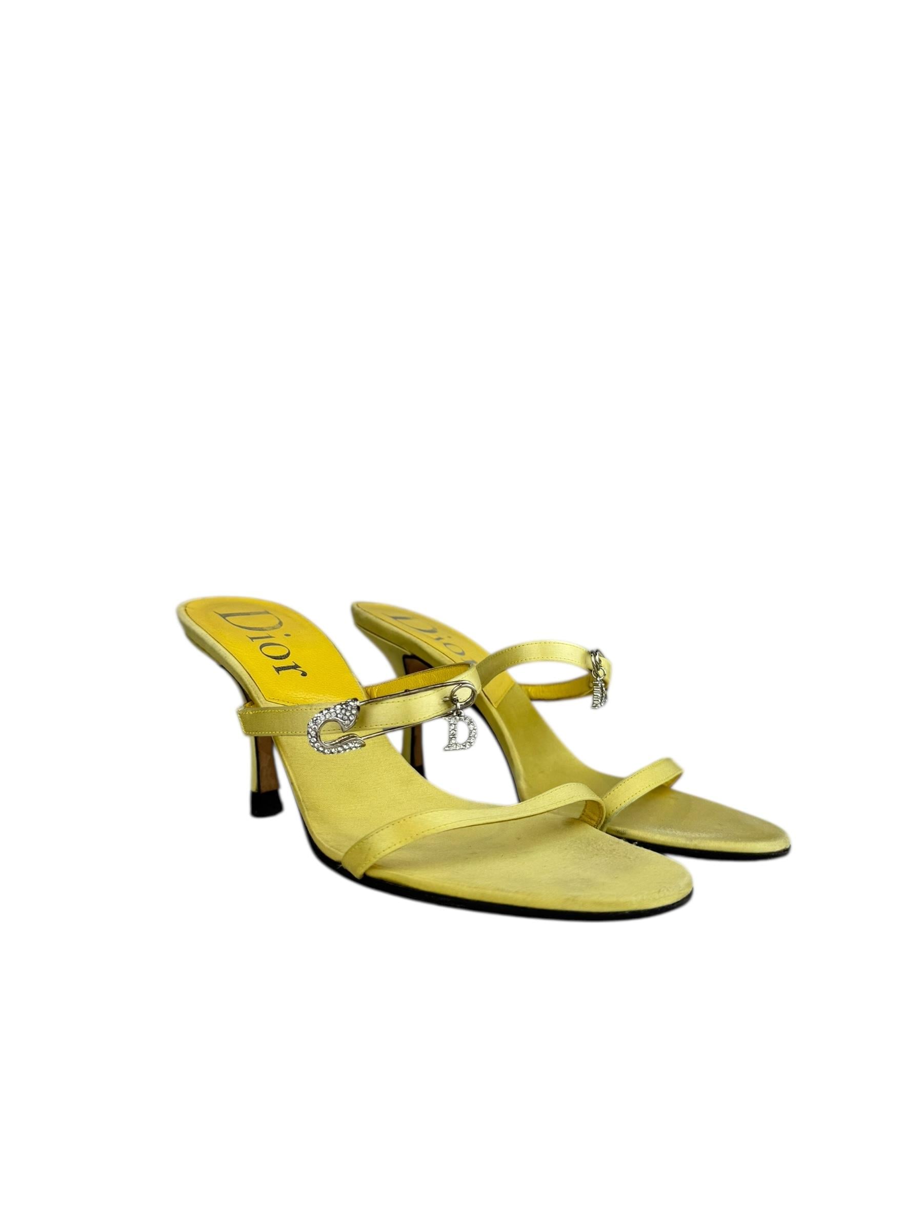 CHRISTIAN DIOR D CHARM HEELS