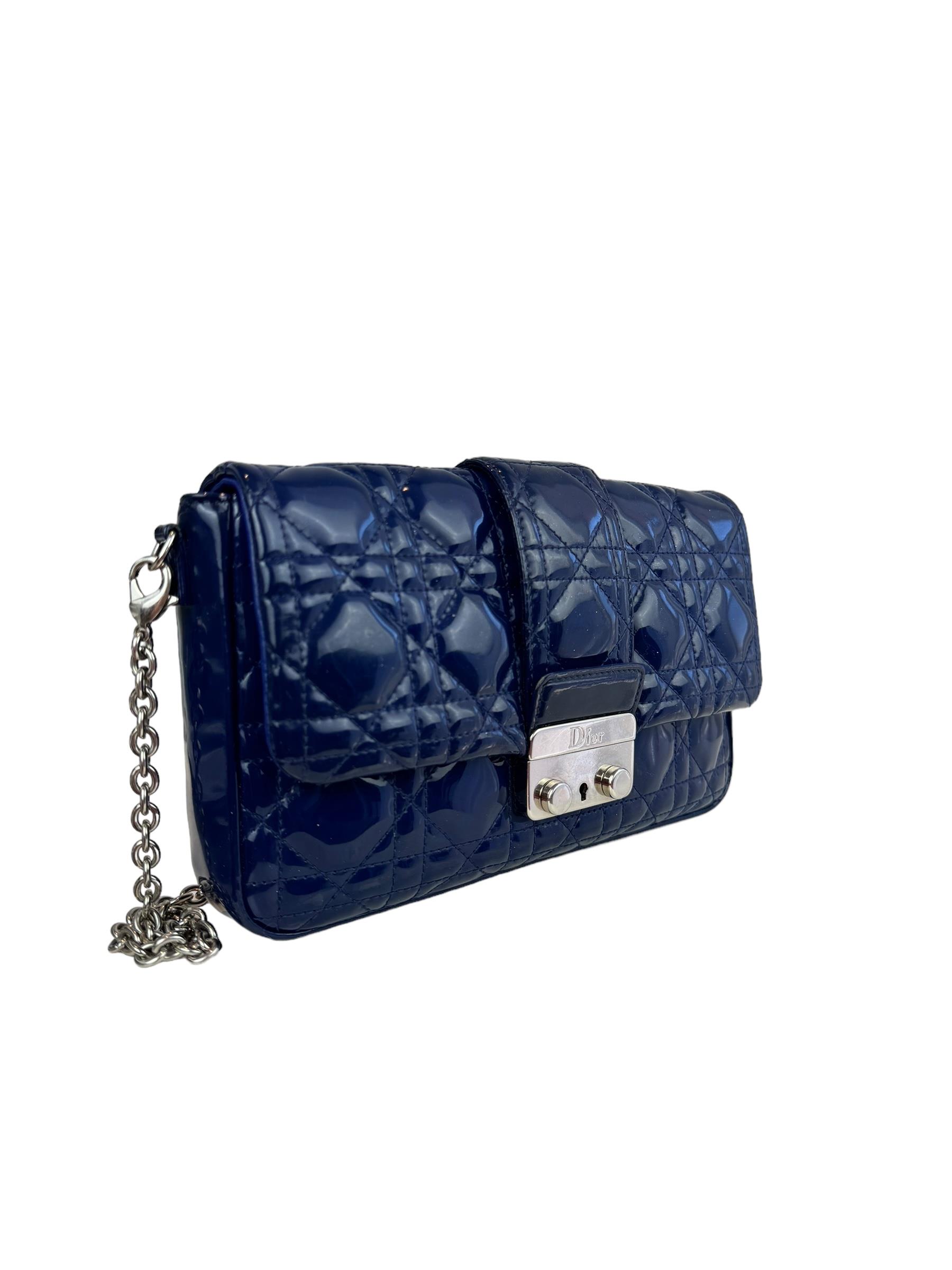 CHRISTIAN DIOR PATENT LEATHER CANNAGE ASKILI OMUZ ÇANTASI