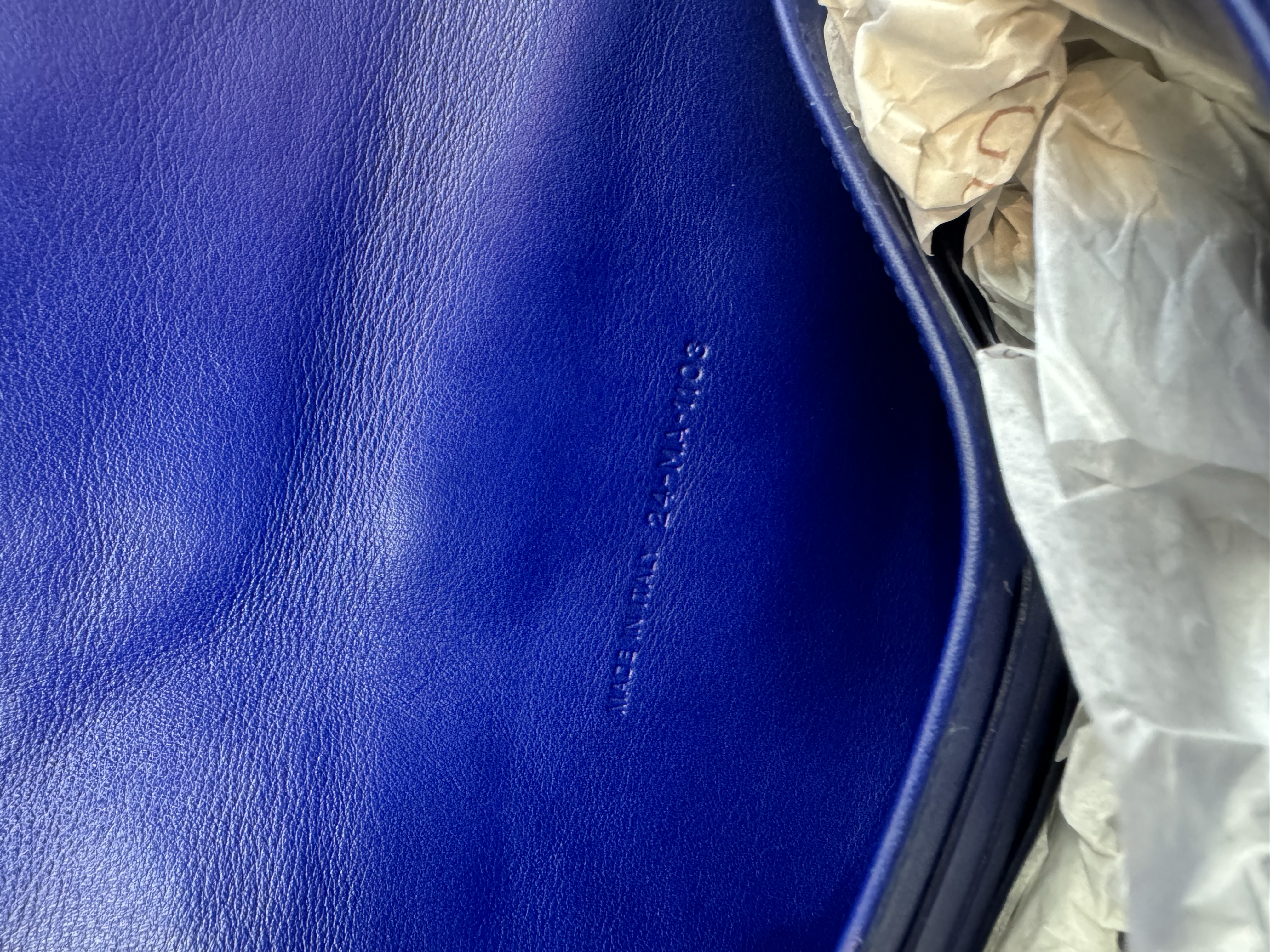 CHRISTIAN DIOR PATENT LEATHER CANNAGE ASKILI OMUZ ÇANTASI
