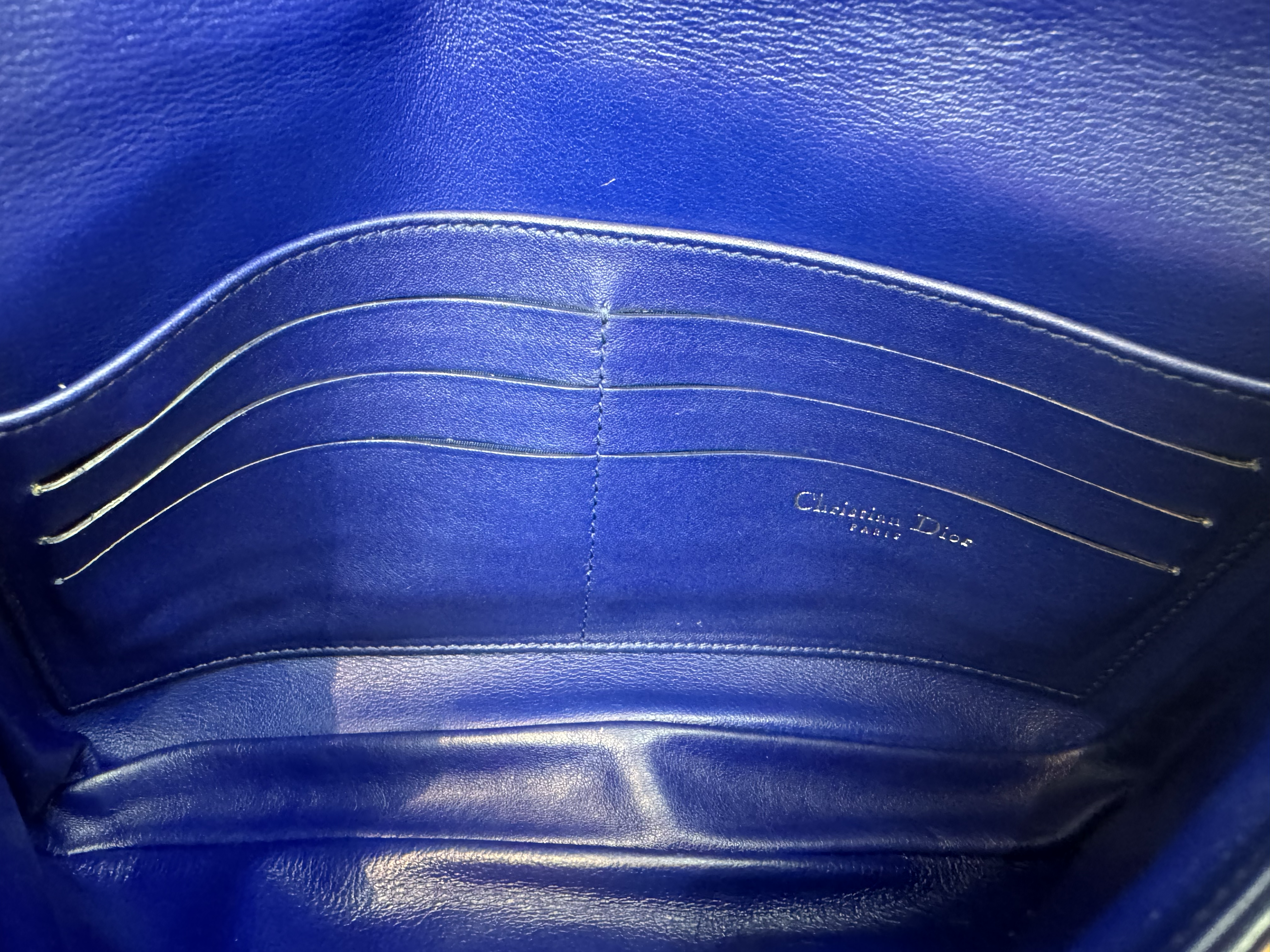 CHRISTIAN DIOR PATENT LEATHER CANNAGE ASKILI OMUZ ÇANTASI