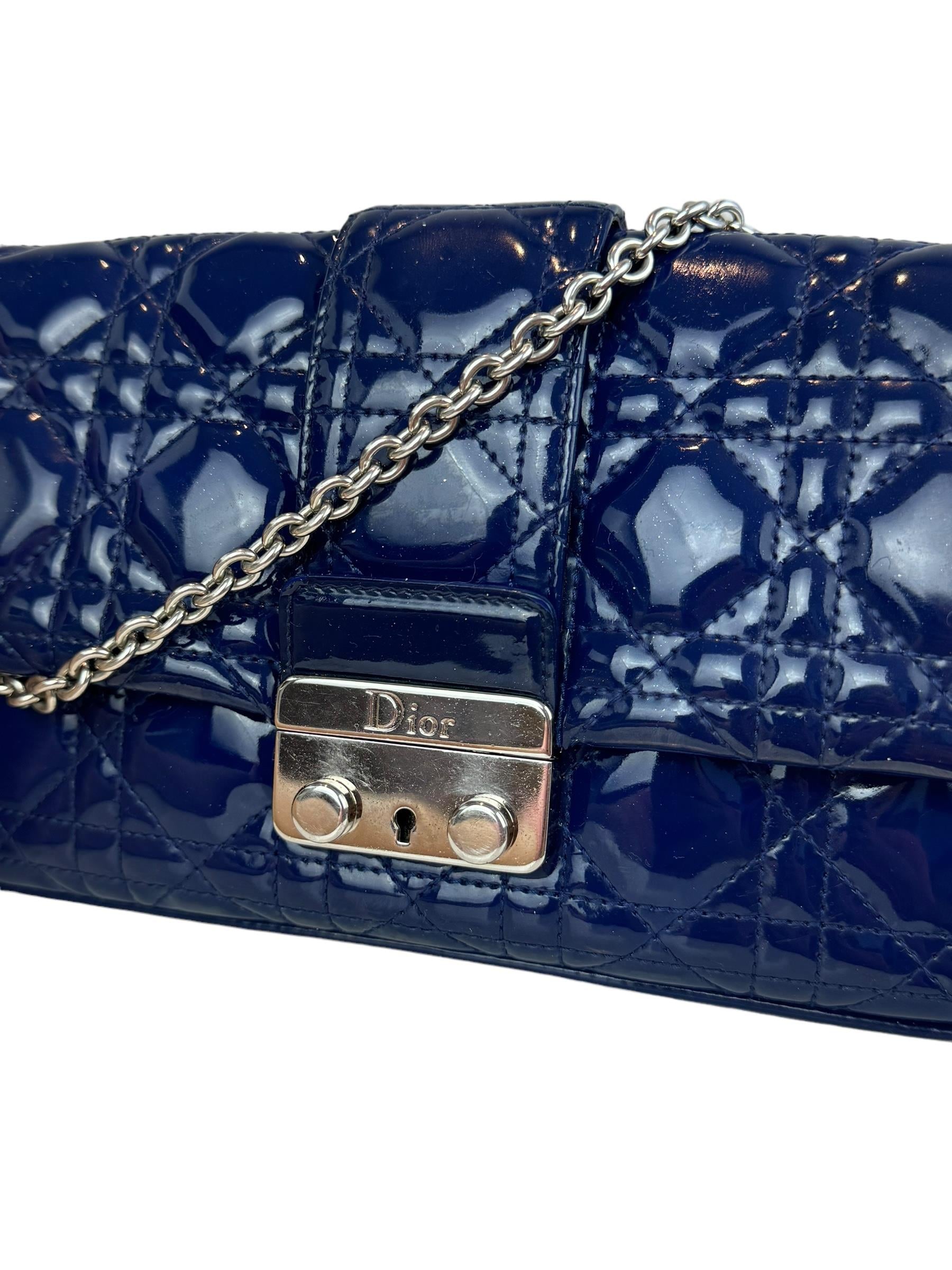 CHRISTIAN DIOR PATENT LEATHER CANNAGE ASKILI OMUZ ÇANTASI