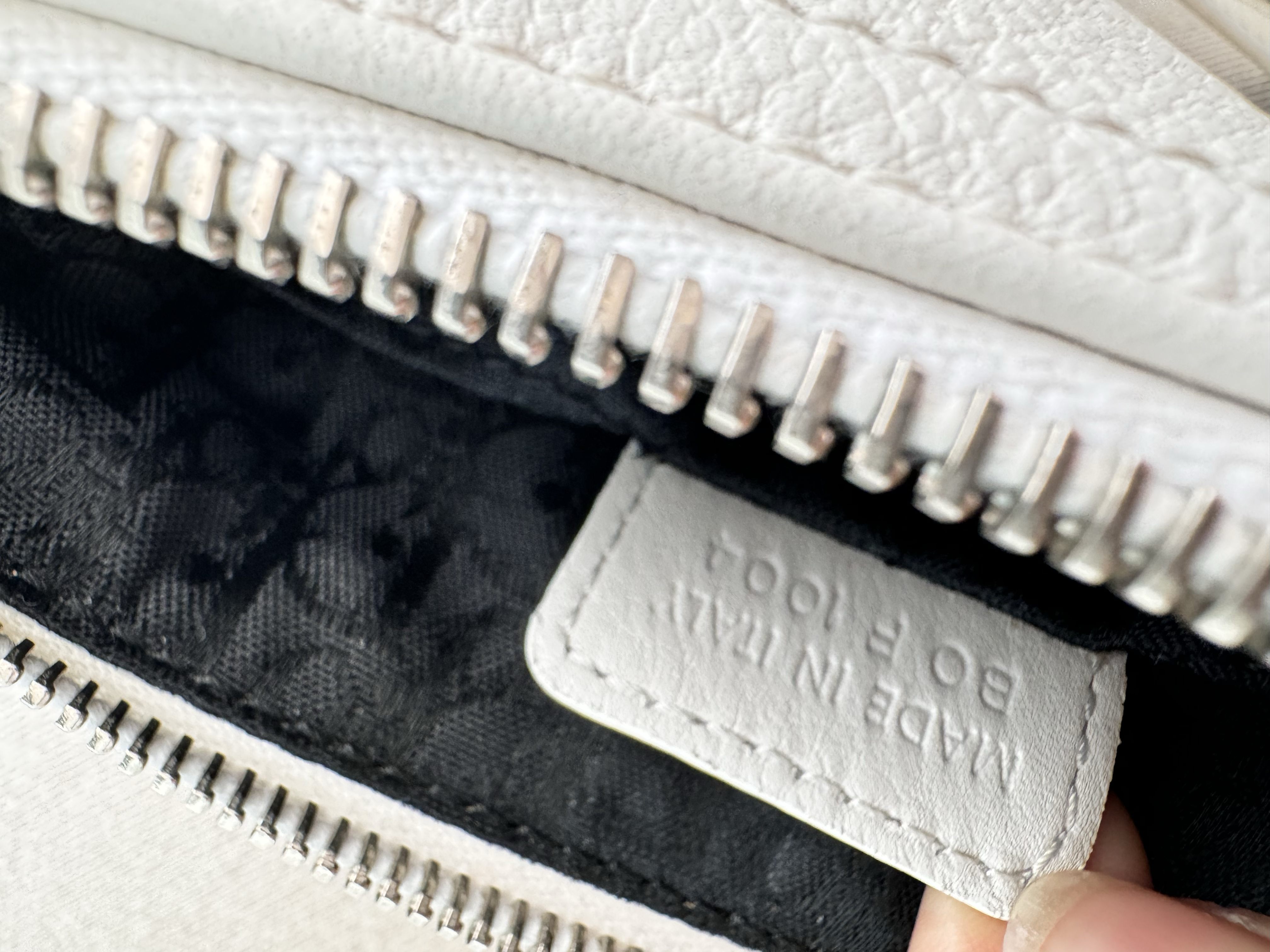 CHRISTIAN DIOR SMALL SOULDER BAG
