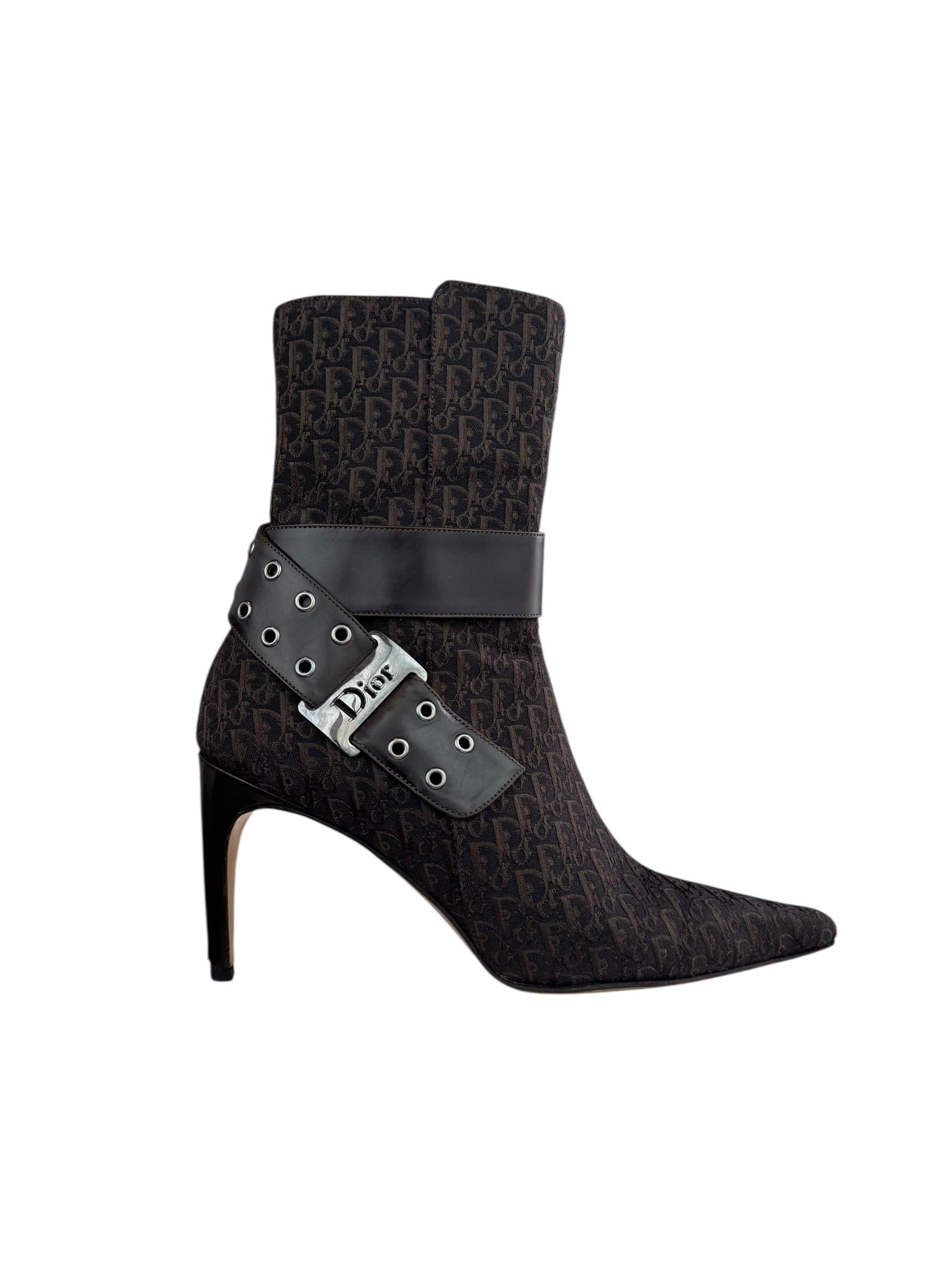 CHRISTIAN DIOR STREET CHICH BOOTS