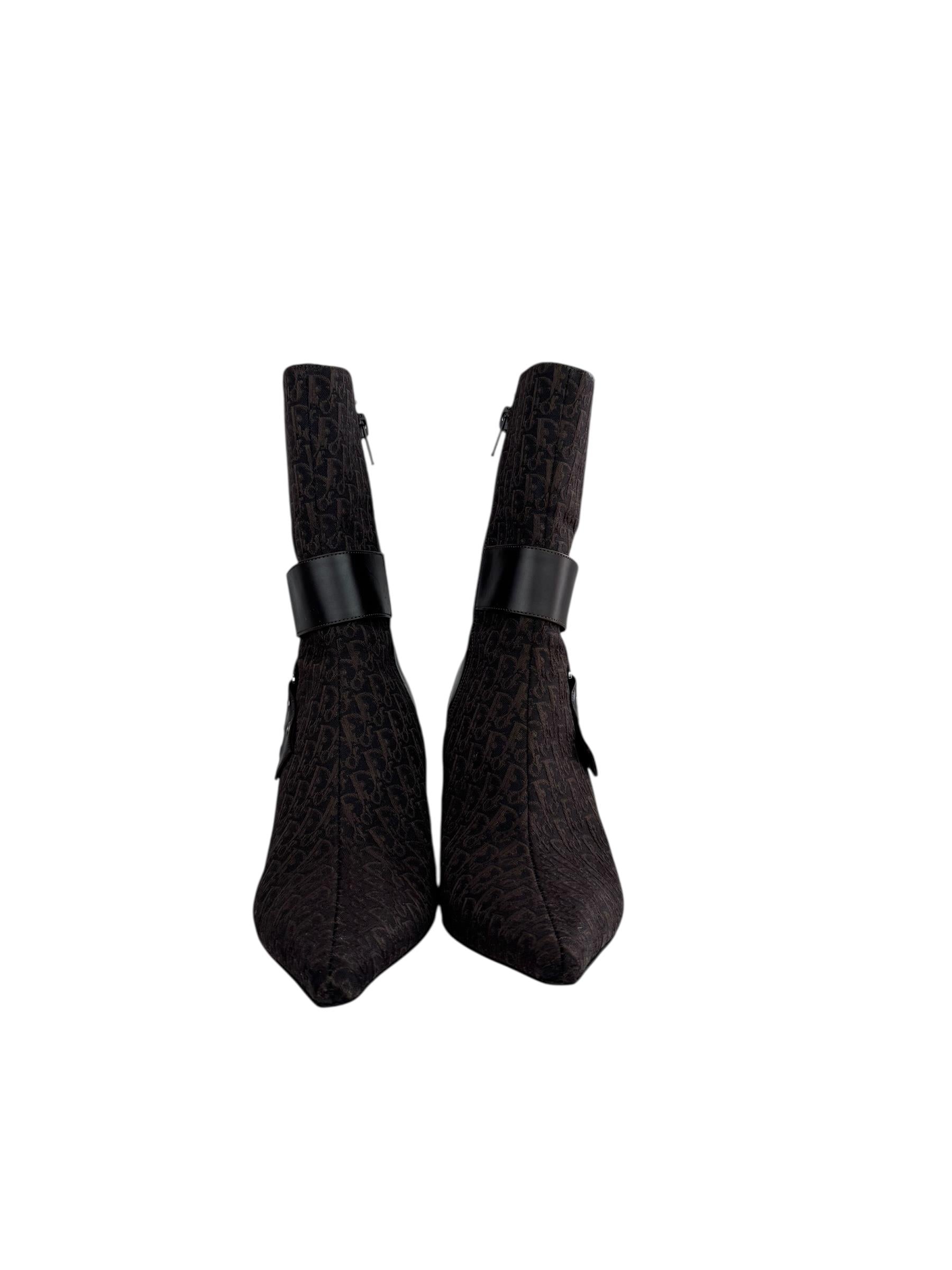 CHRISTIAN DIOR STREET CHICH BOOTS