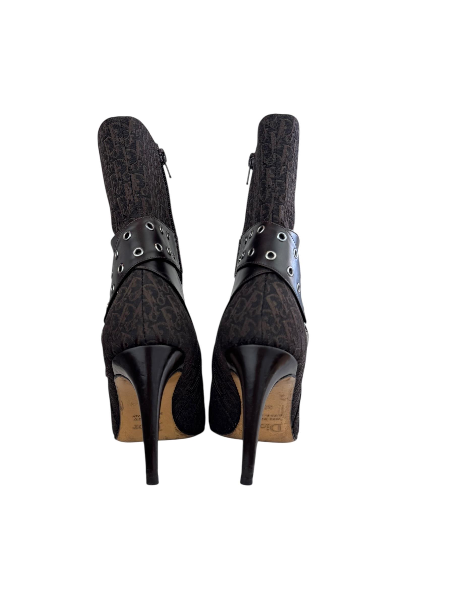 CHRISTIAN DIOR STREET CHICH BOOTS