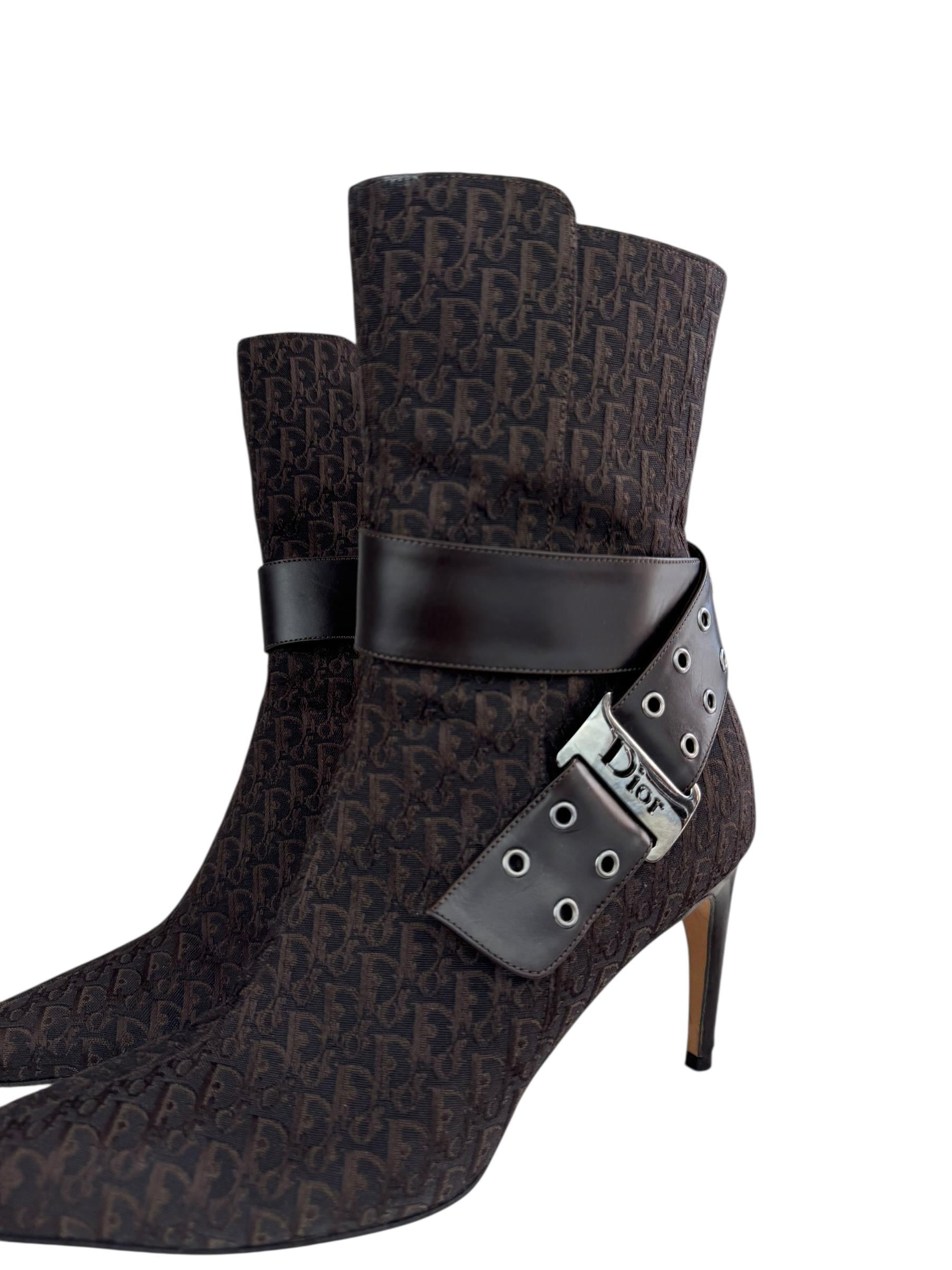 CHRISTIAN DIOR STREET CHICH BOOTS