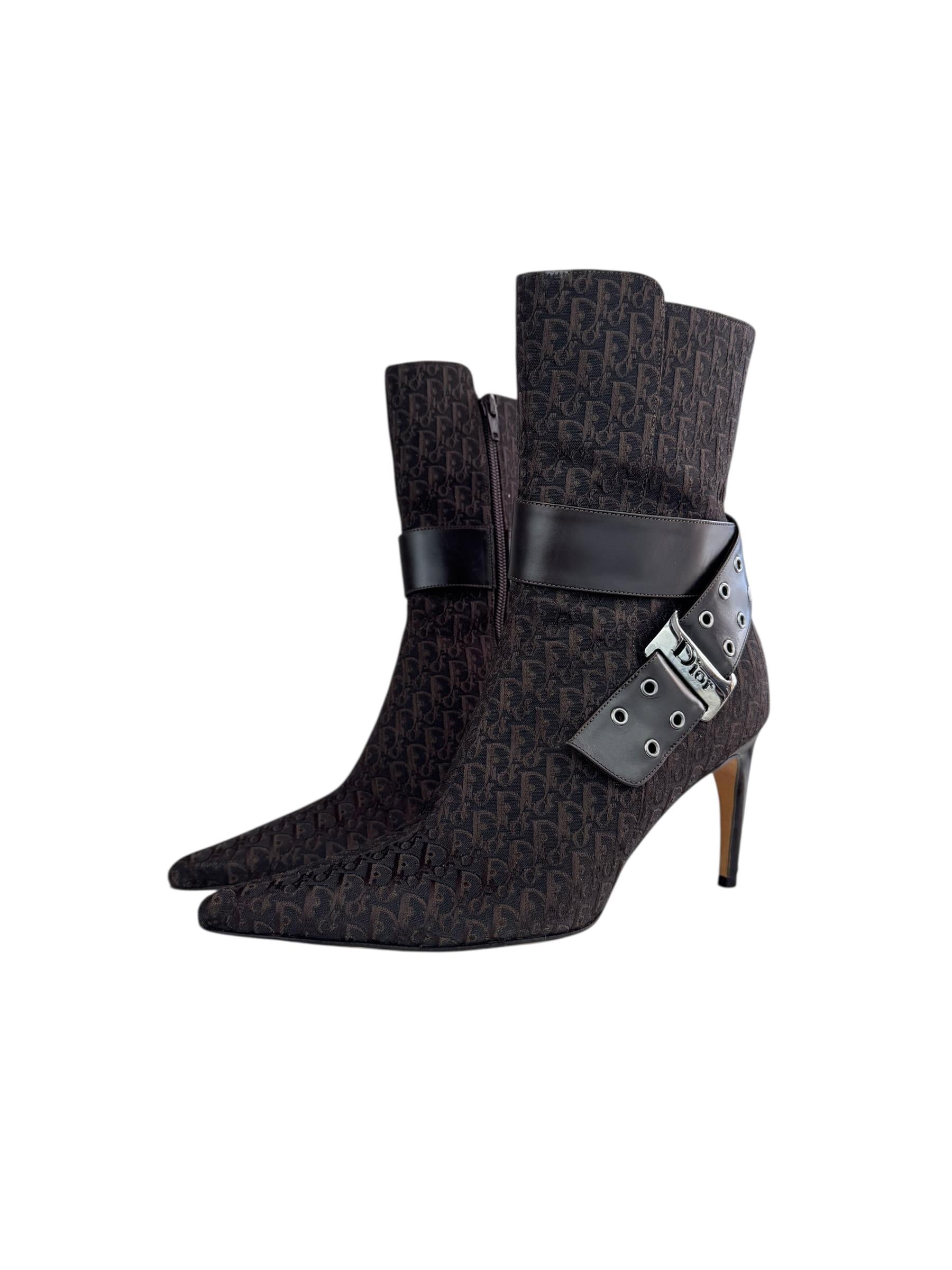 CHRISTIAN DIOR STREET CHICH BOOTS