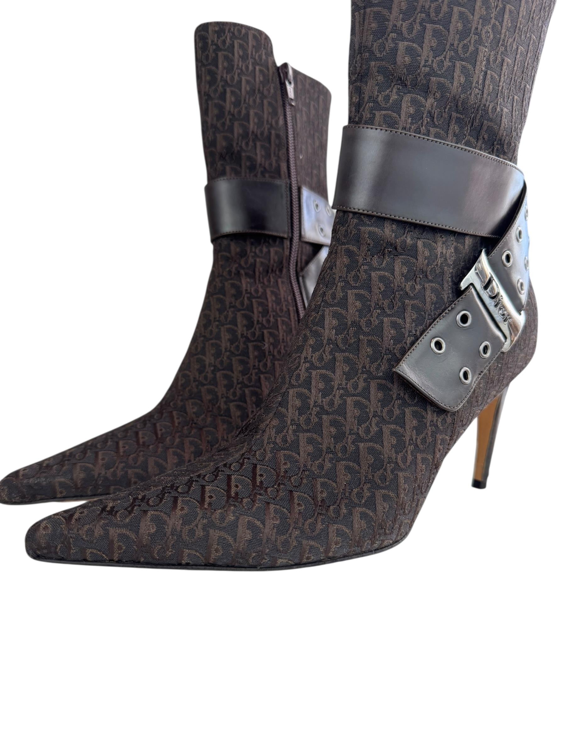 CHRISTIAN DIOR STREET CHICH BOOTS