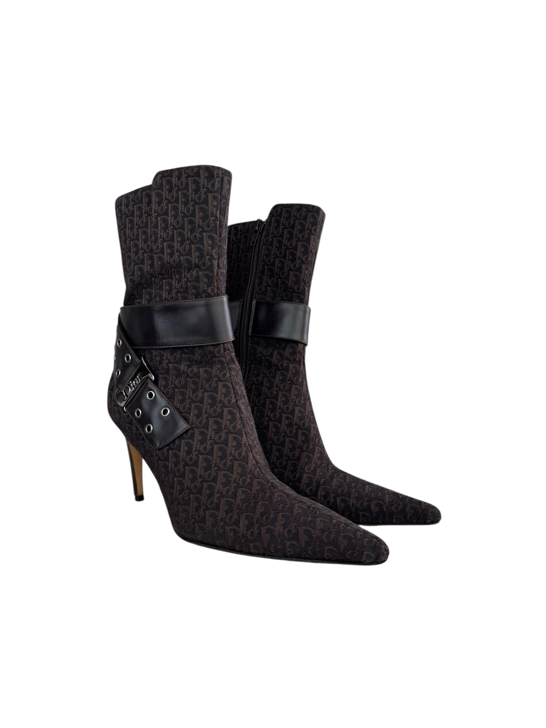 CHRISTIAN DIOR STREET CHICH BOOTS