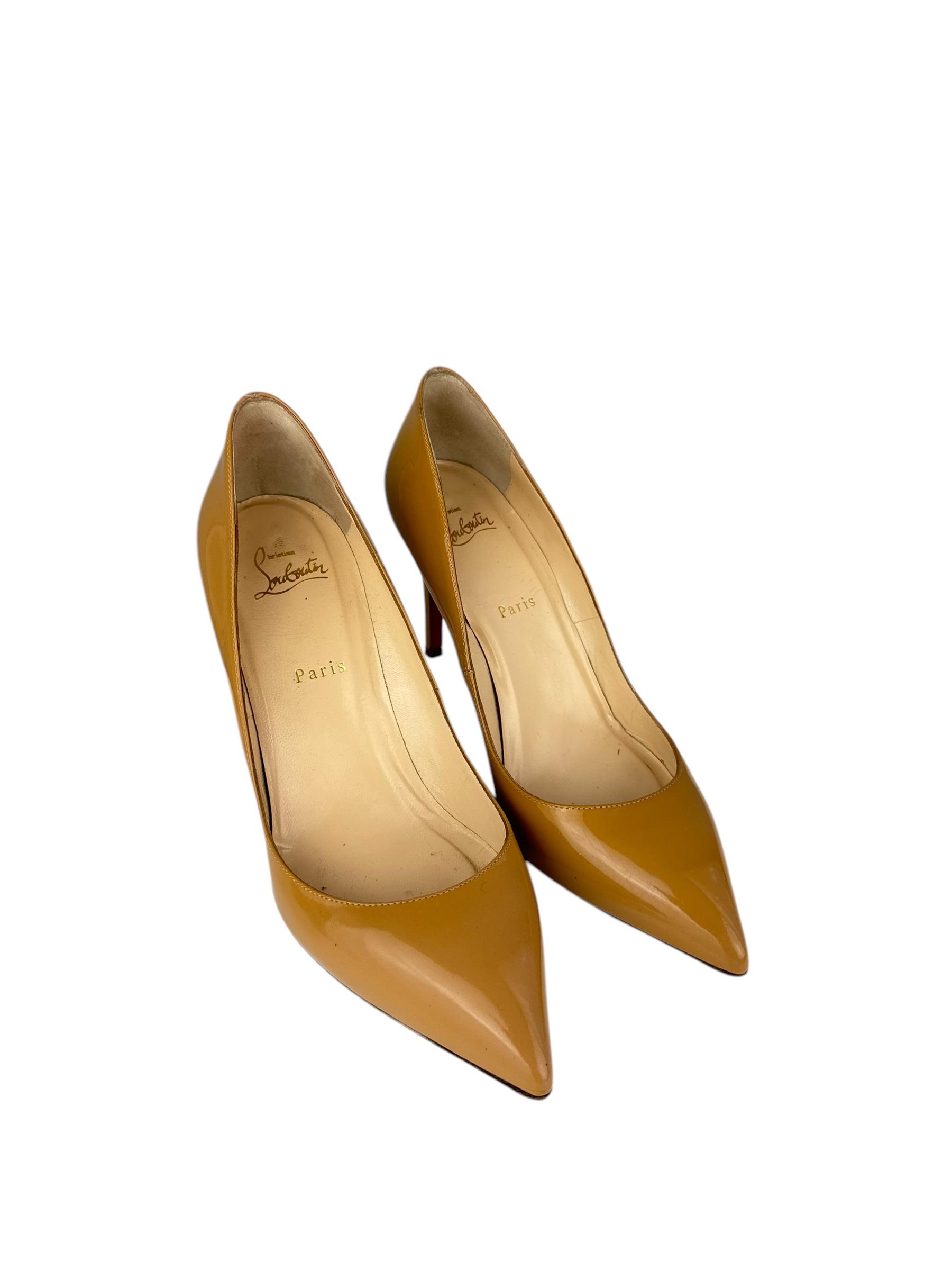 CHRISTIAN LOUBOUTIN BEIGE HEELS