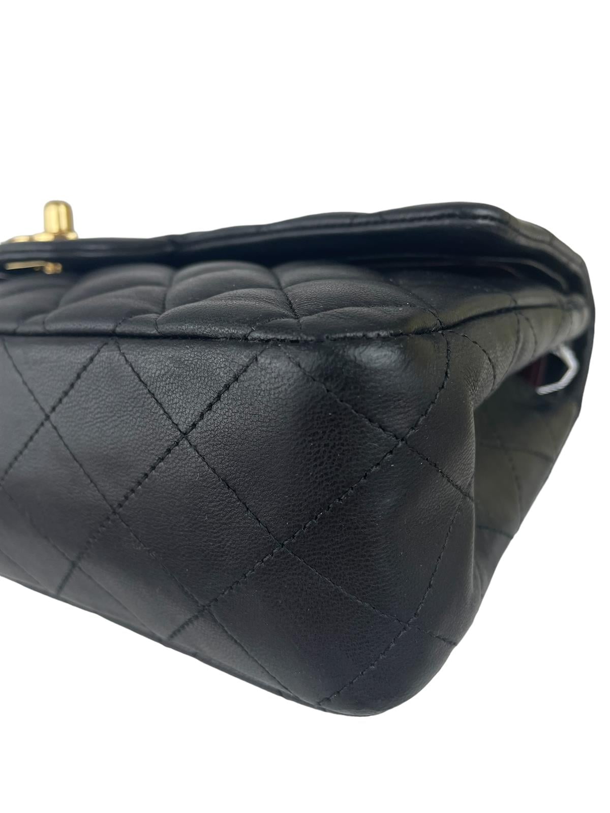 CLASSIC MEDIUM LAMBSKIN DOUBLE FLAP BAG