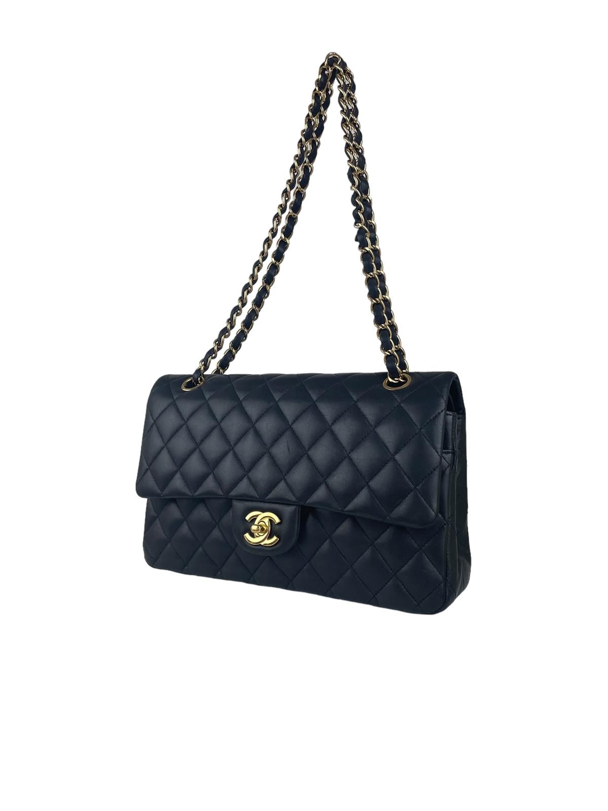 CLASSIC MEDIUM LAMBSKIN DOUBLE FLAP BAG
