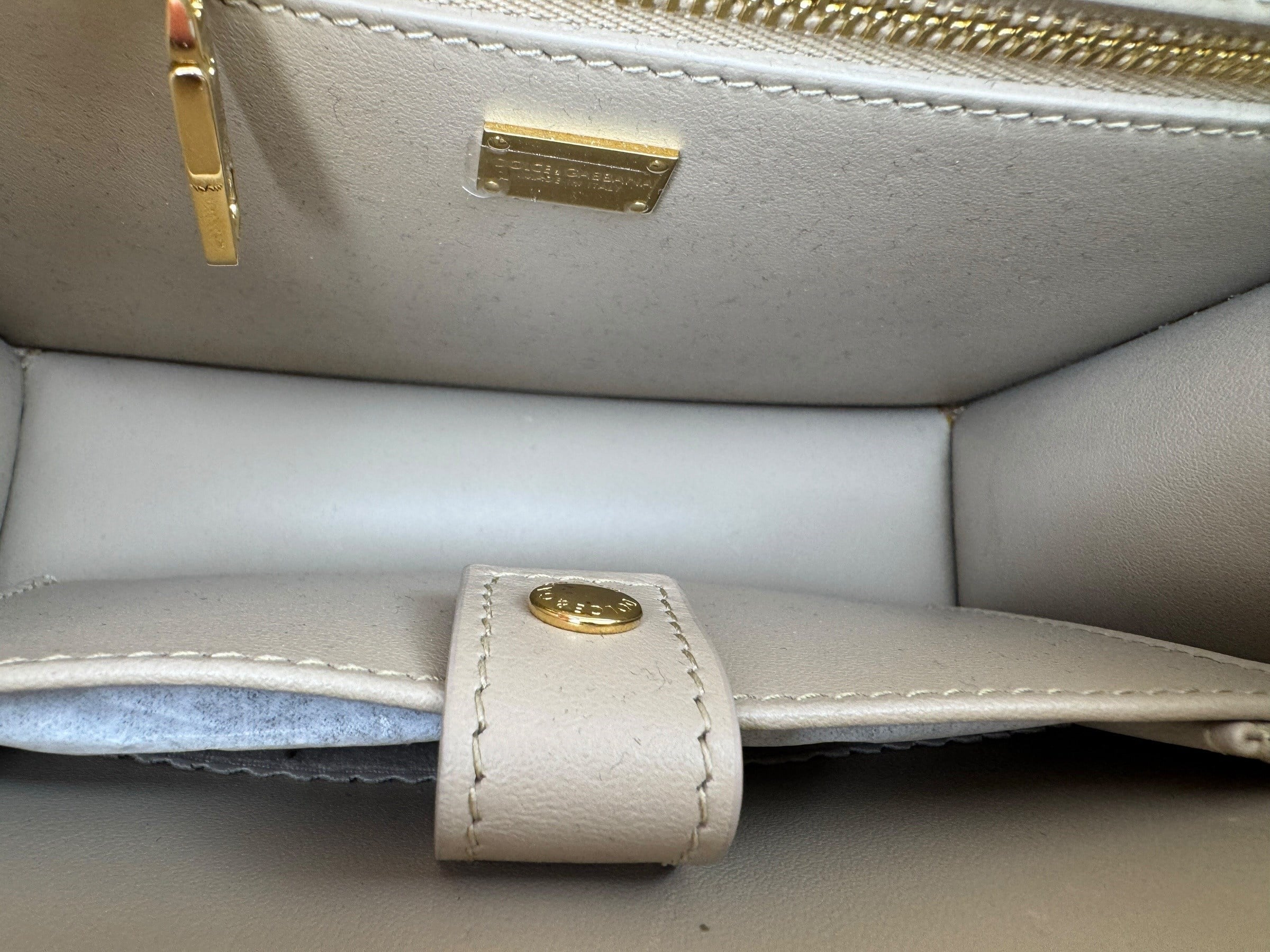 DOLCE GABBANA SHINY DG LOGO BAG