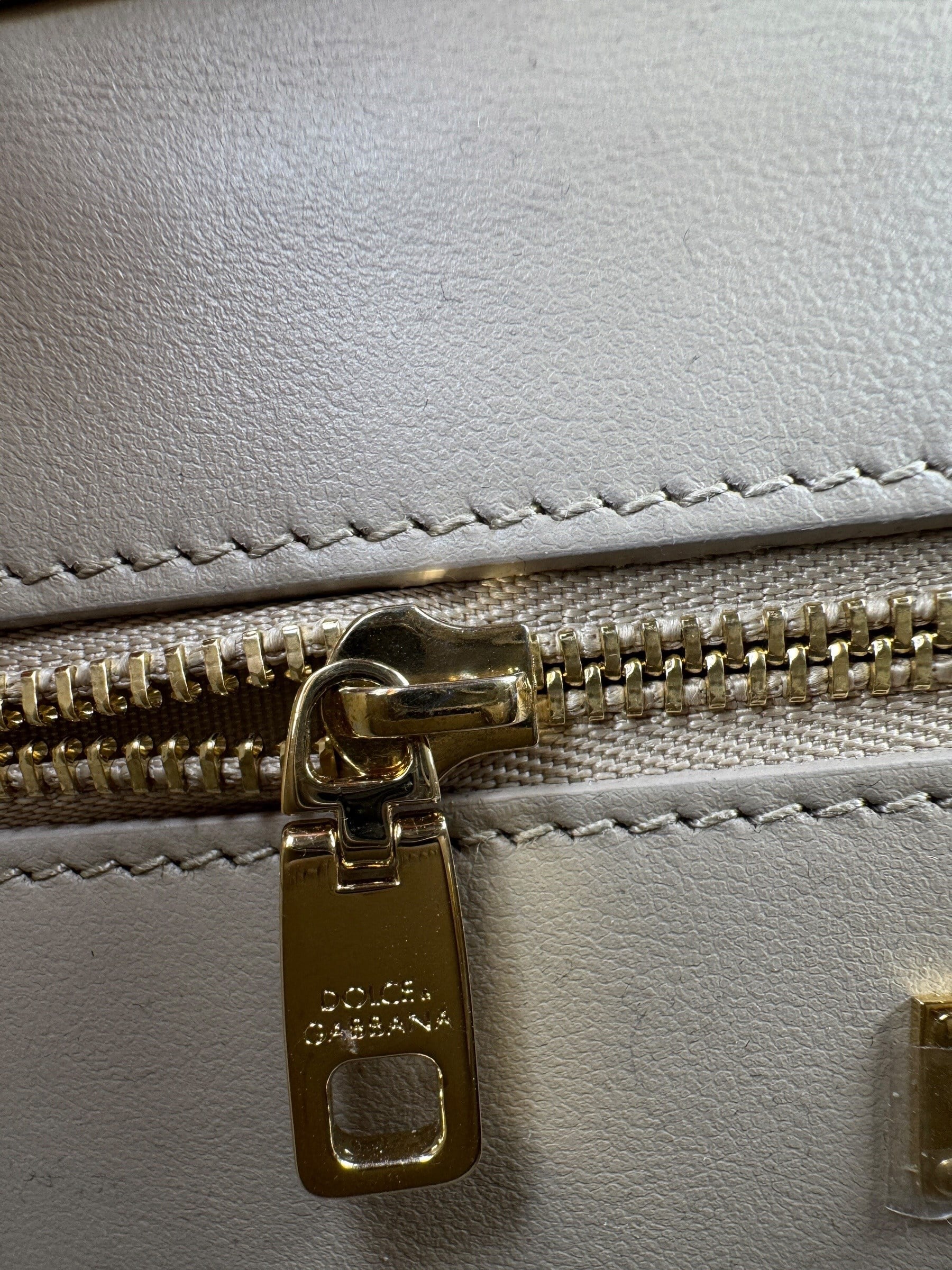 DOLCE GABBANA SHINY DG LOGO BAG