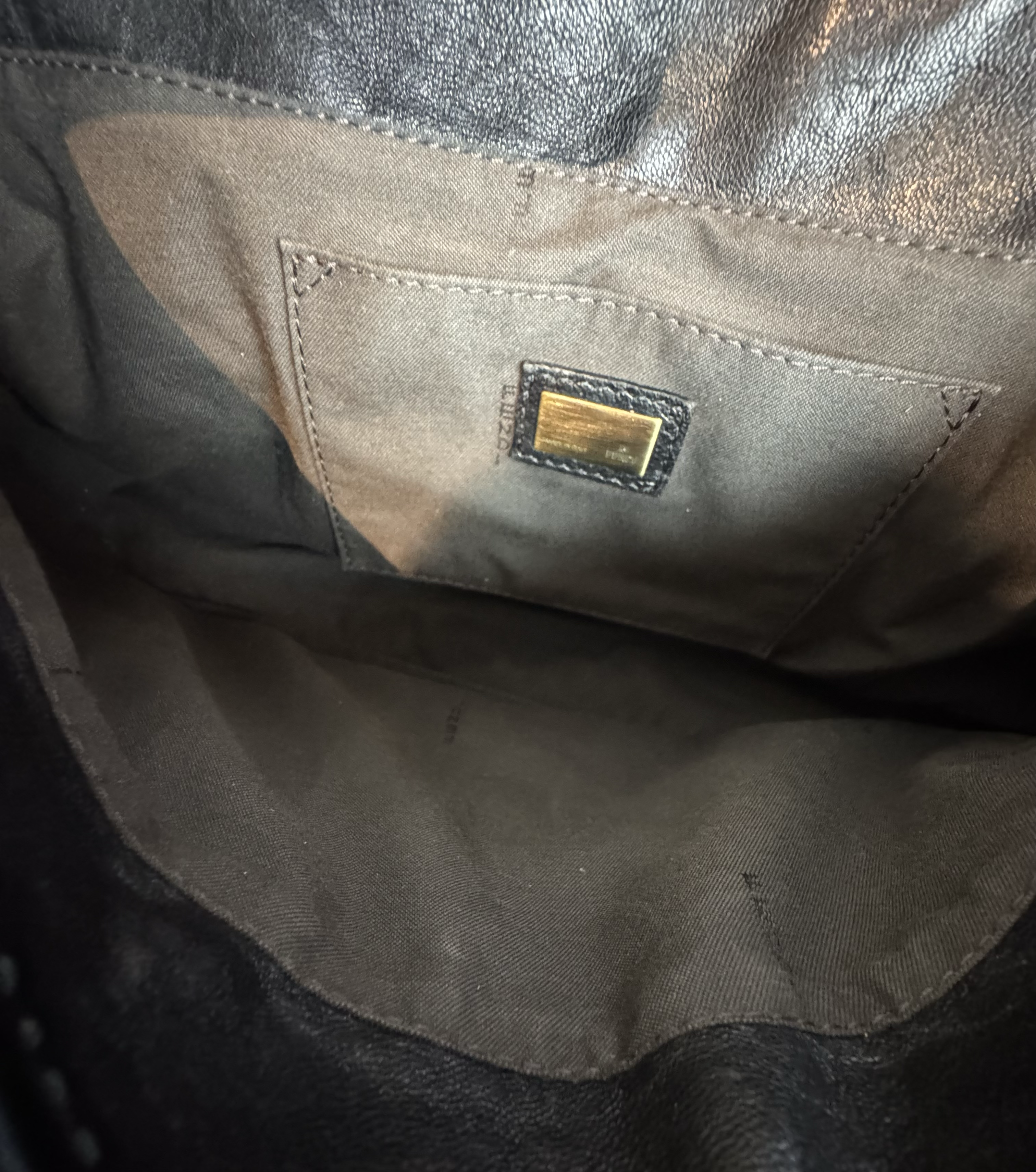 FENDI BLACK LEATHER SHOULDER BAG