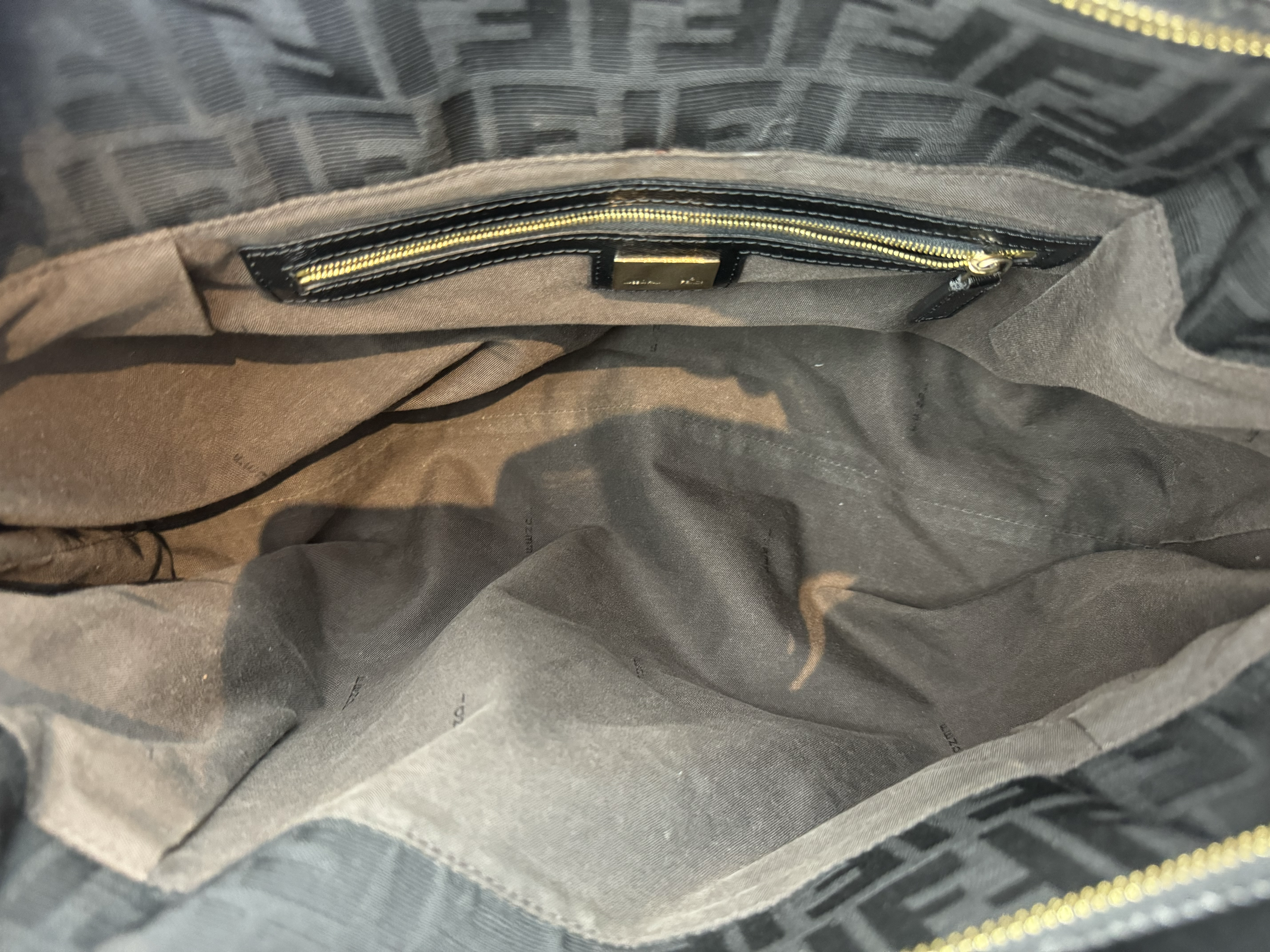 FENDI BLACK ZUCCA SHOULDER BAG